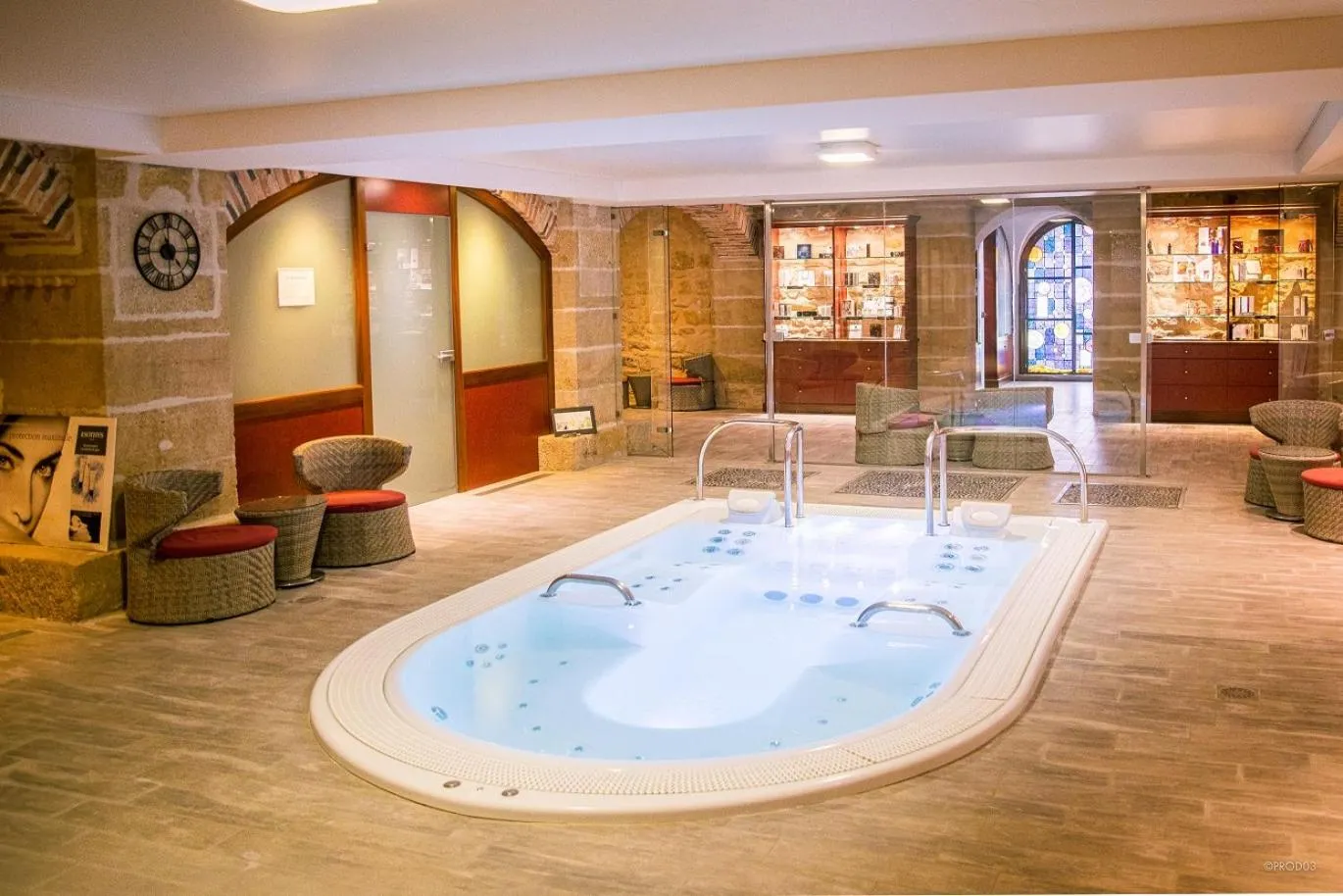 Spa and wellness centre/facilities in Mercure Moulins Centre Hôtel de Paris