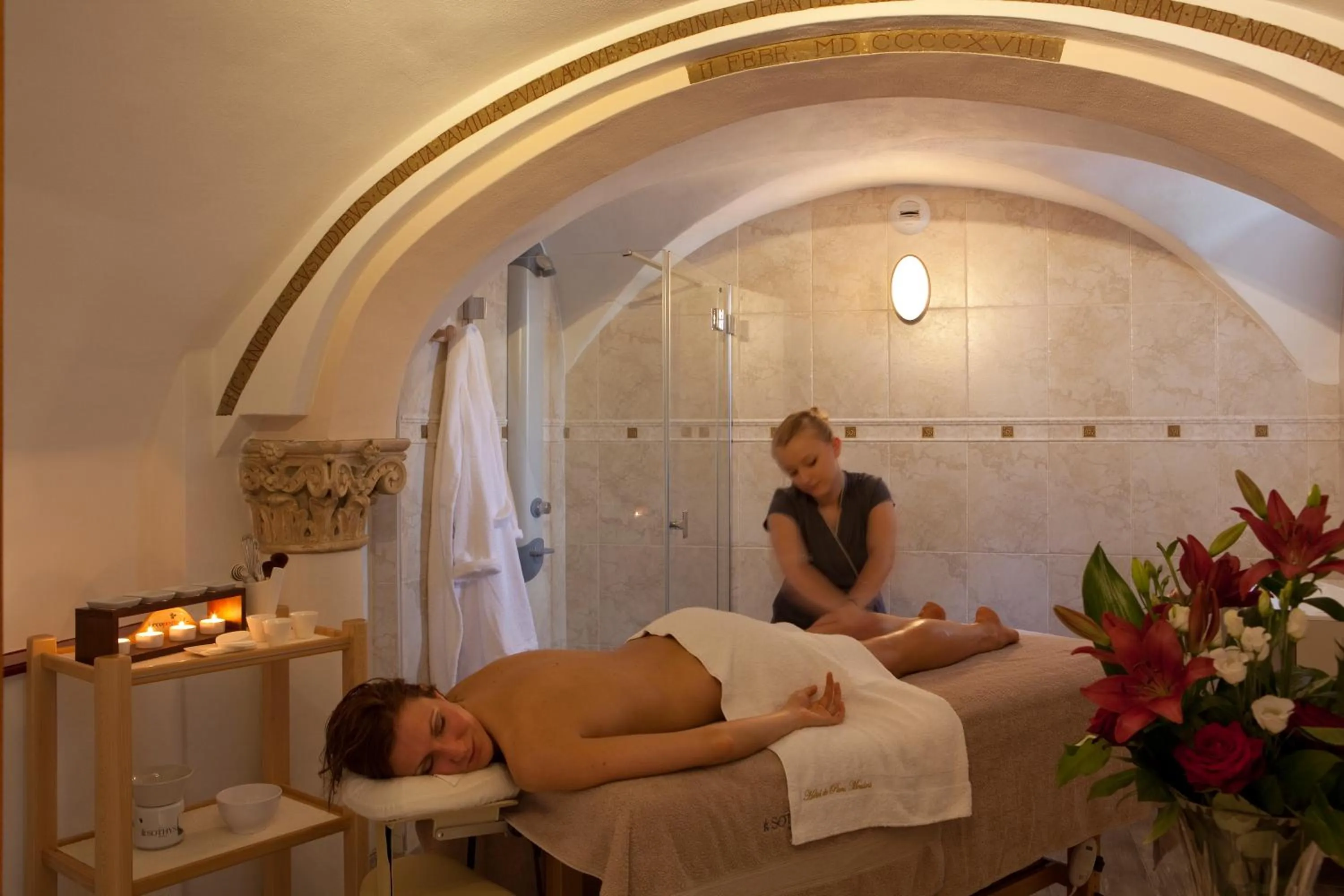 Spa and wellness centre/facilities in Mercure Moulins Centre Hôtel de Paris