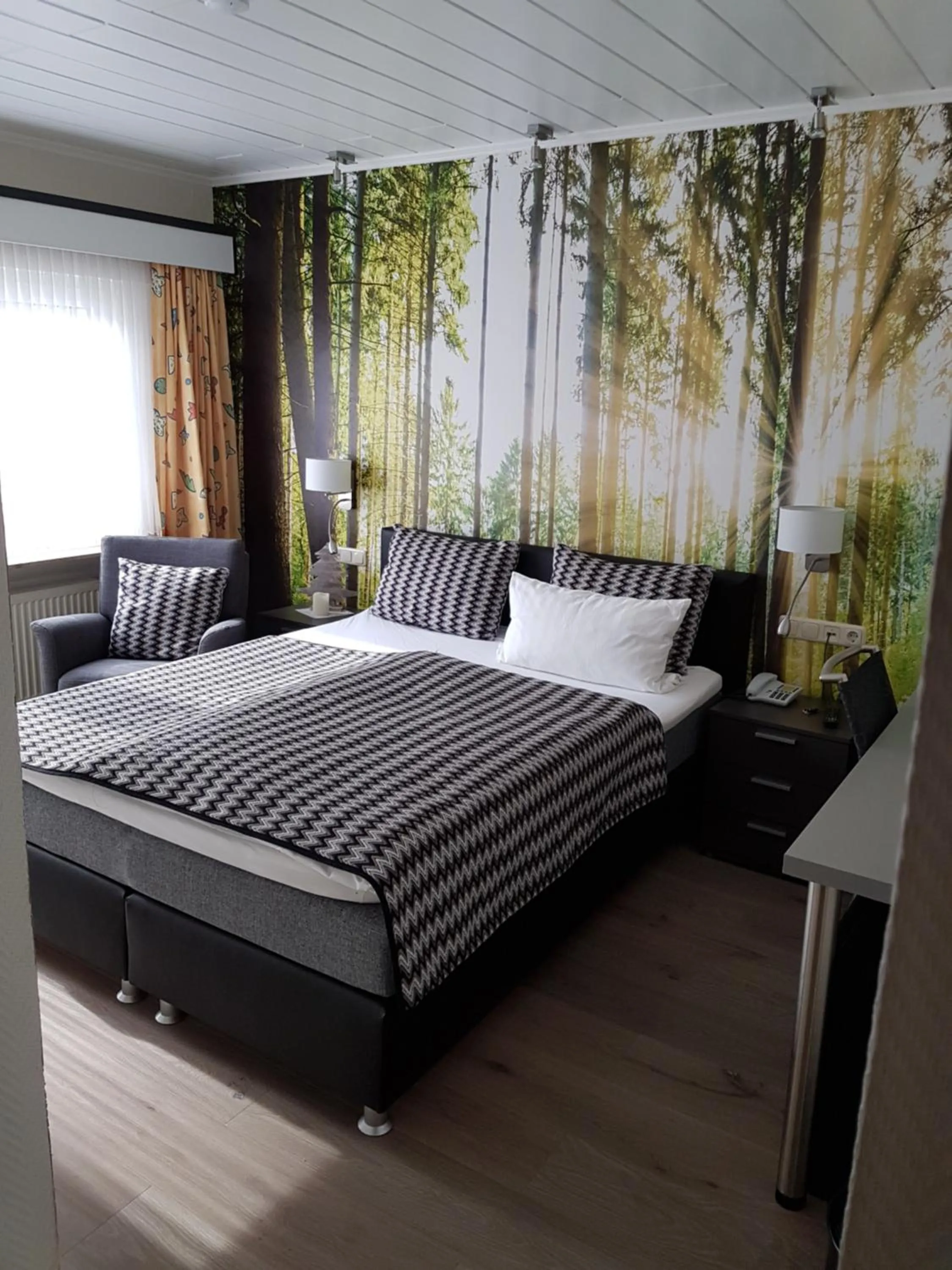 Photo of the whole room, Bed in Waldhotel Kurfürst