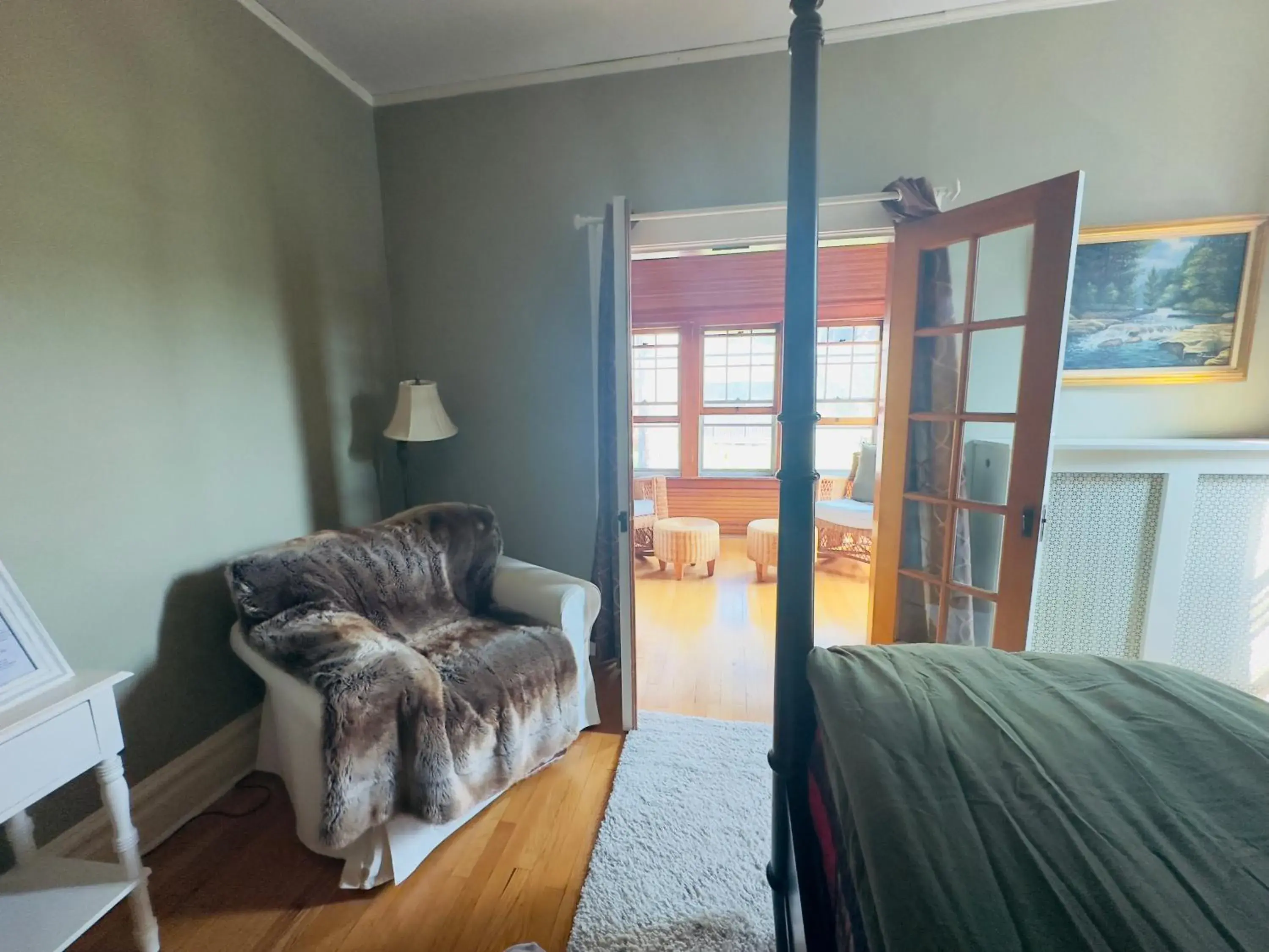 Queen Suite in Franklin Manor Bed and Breakfast Queen Suite in Franklin Manor Bed and Breakfast