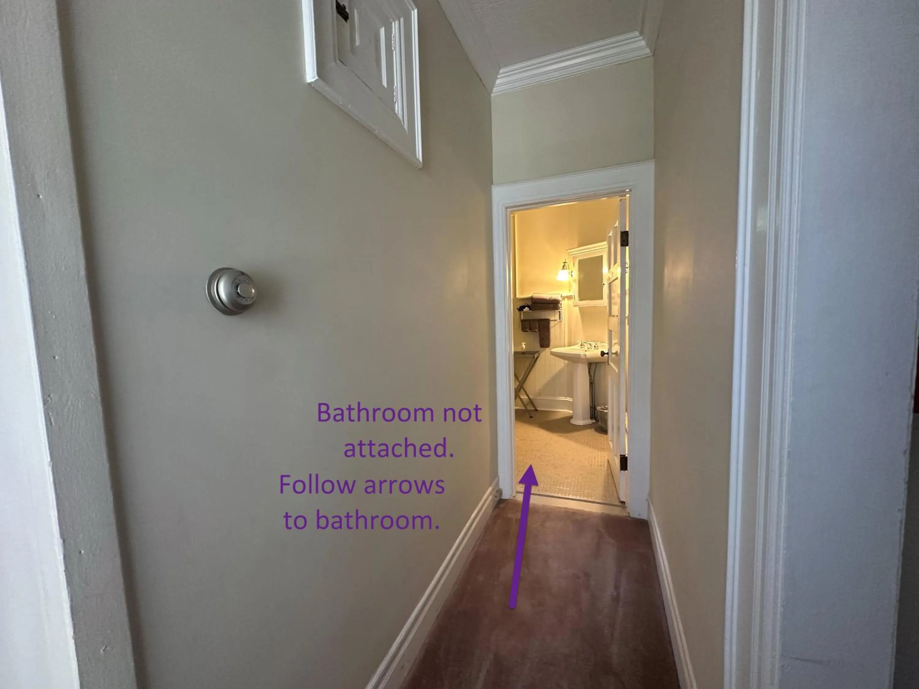 Bathroom in Franklin Manor Bed and Breakfast