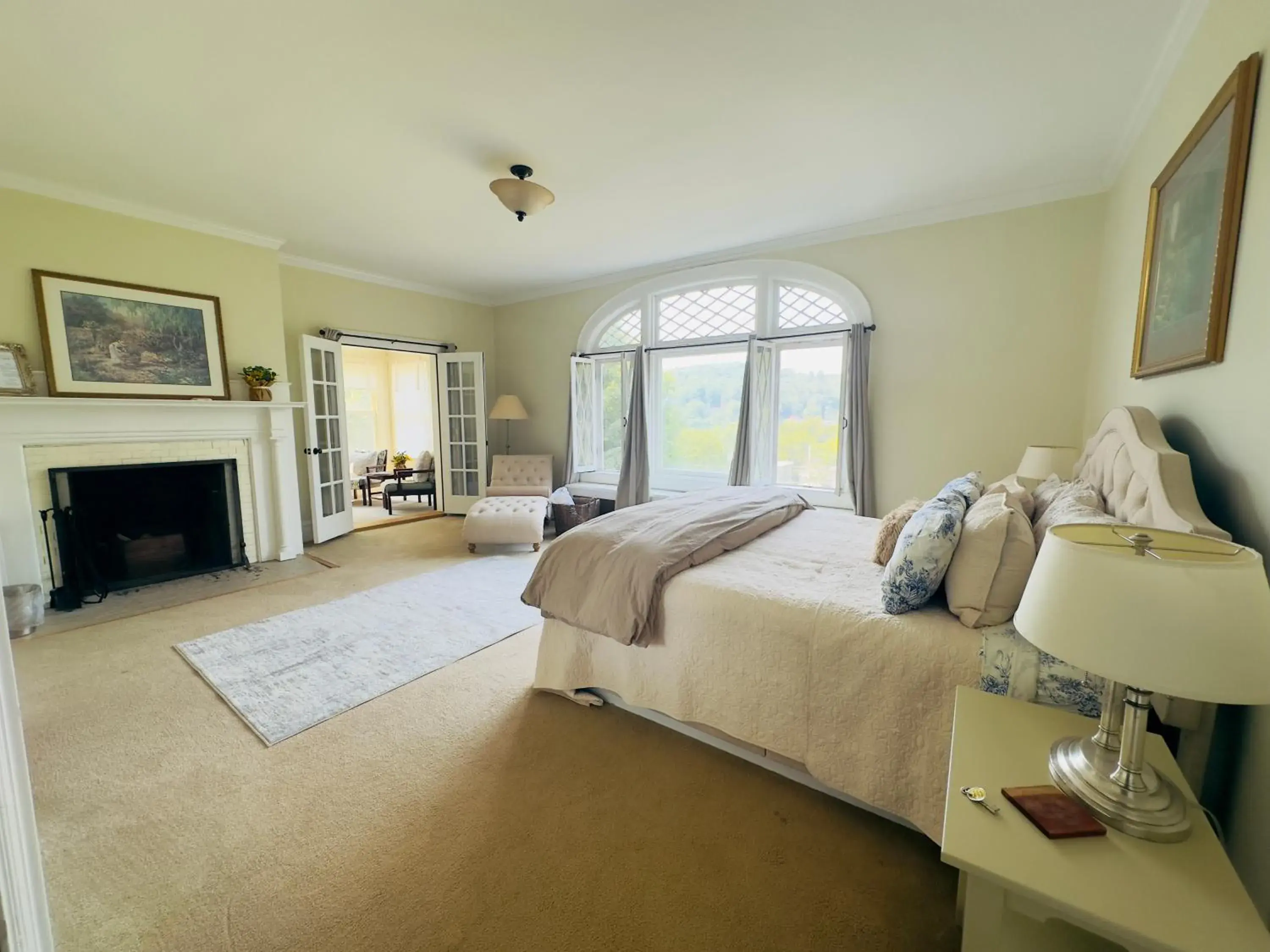 Executive Suite in Franklin Manor Bed and Breakfast Executive Suite in Franklin Manor Bed and Breakfast