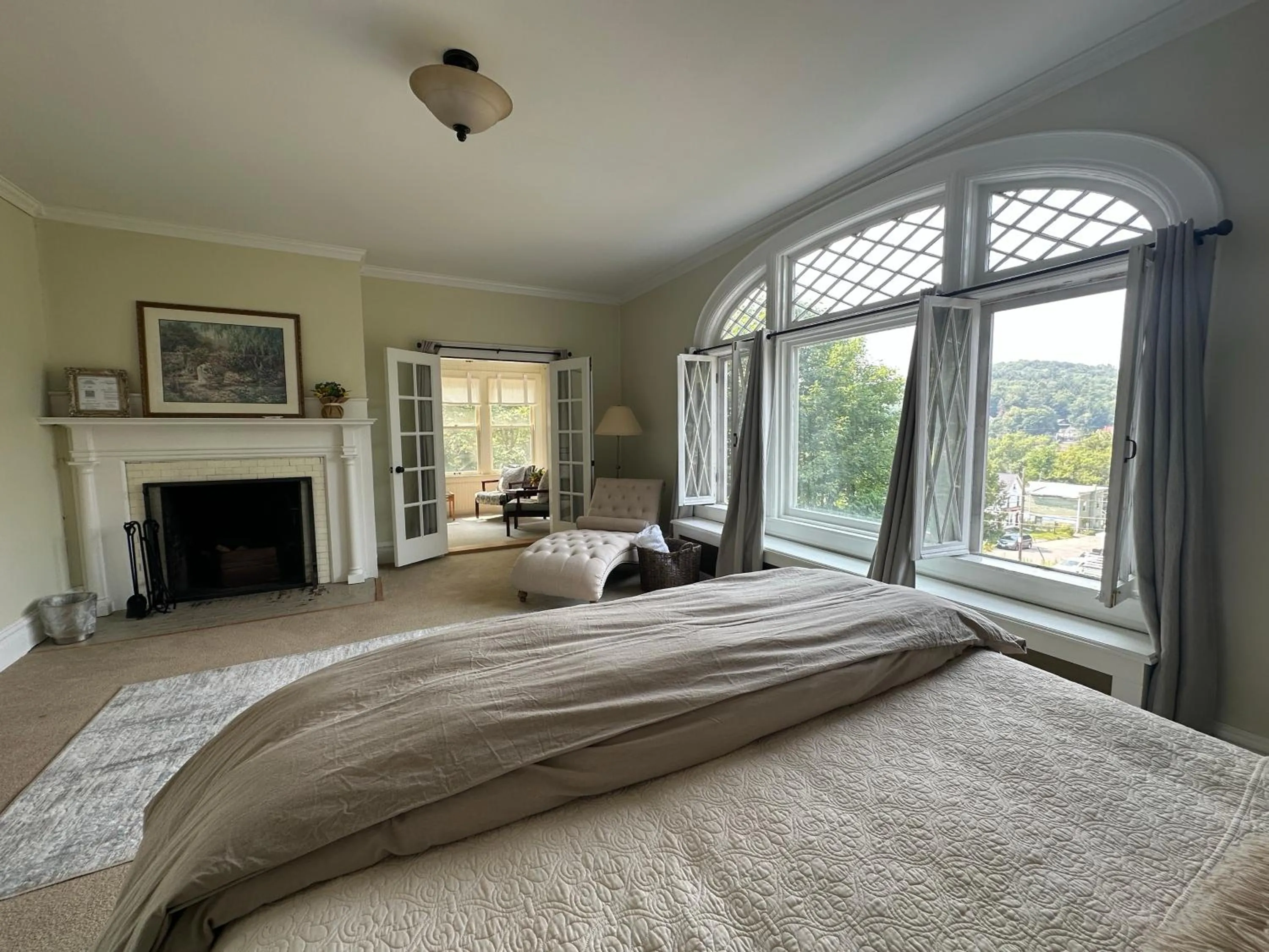 Patio, Bed in Franklin Manor Bed and Breakfast