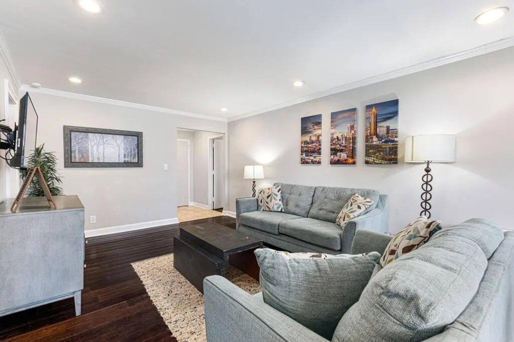 Living room in 1001 Walk to World Cup 2026, MBS, DT ATL, Parking