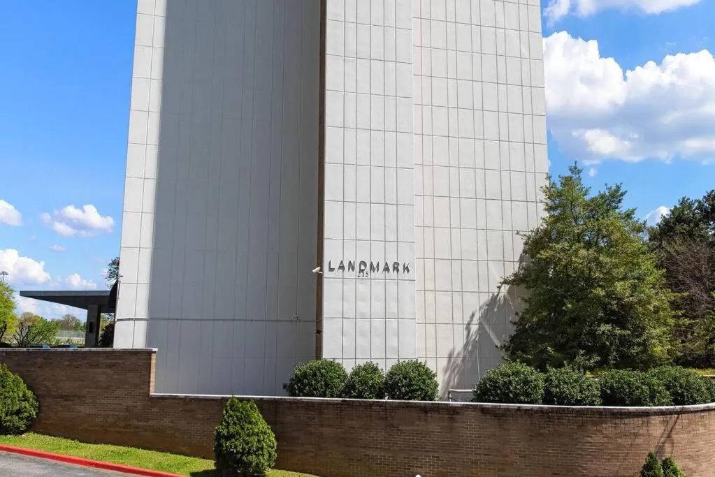 Property building in 1001 Walk to World Cup 2026, MBS, DT ATL, Parking