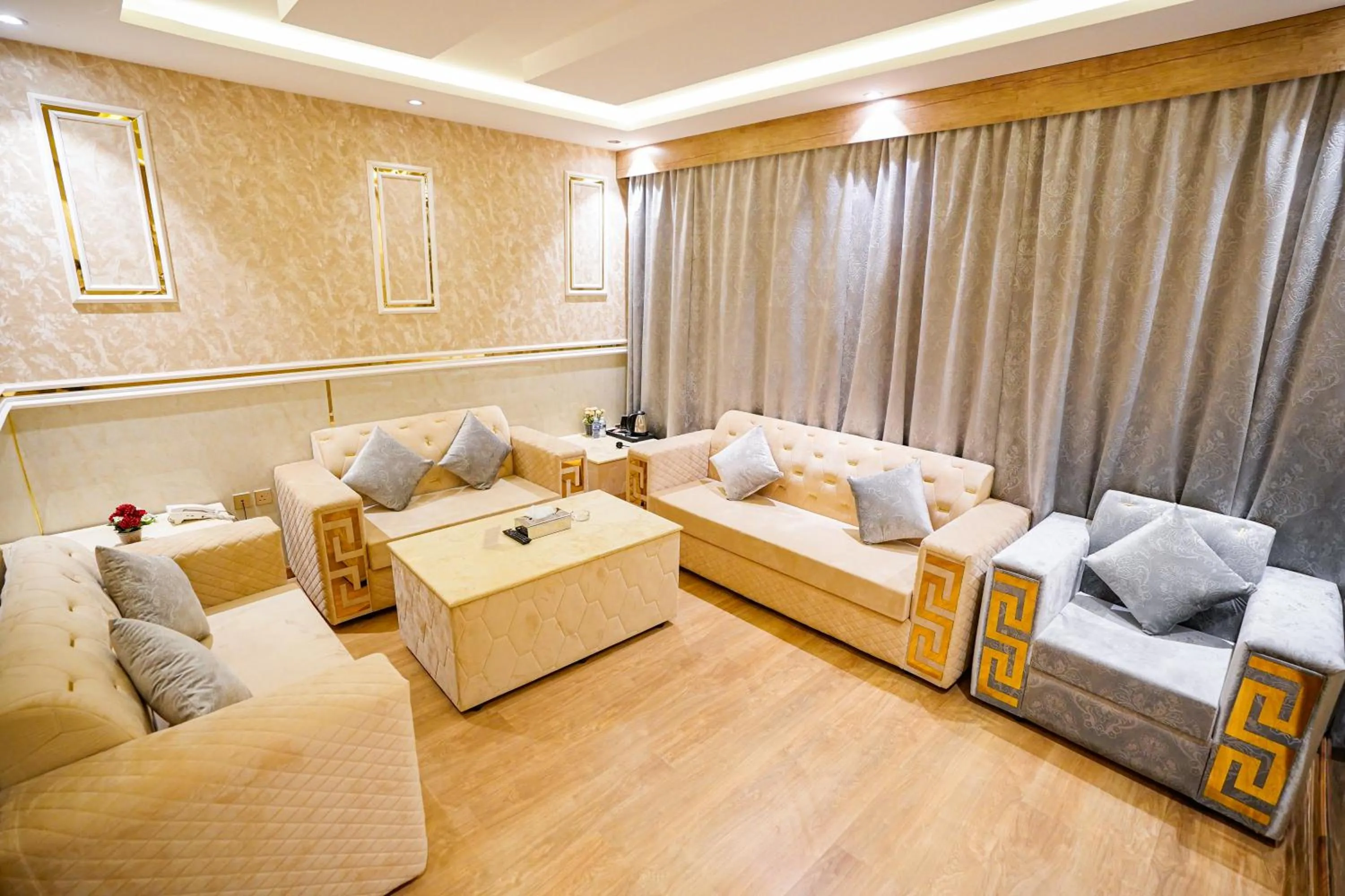 لامبرت للشقق المخدومة