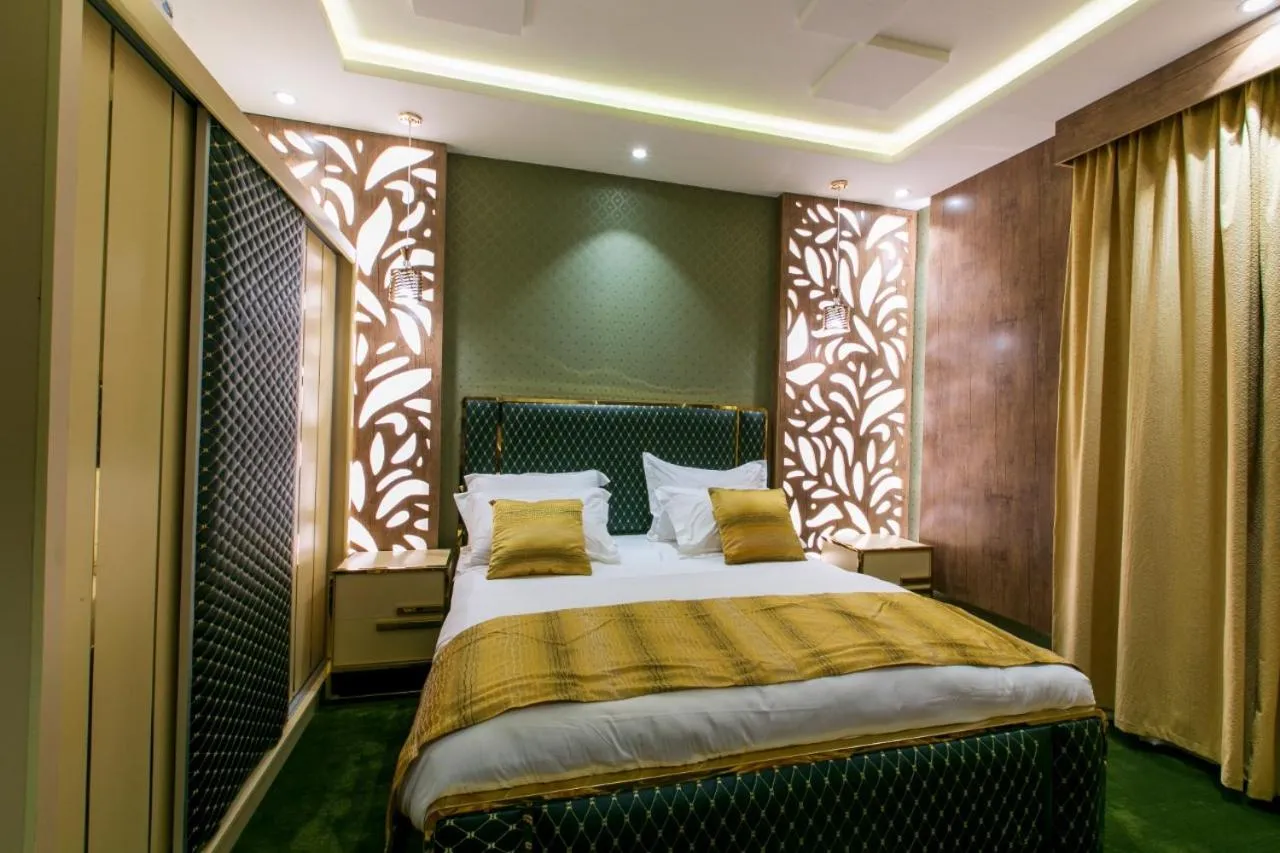 Bed in لامبرت للشقق المخدومة