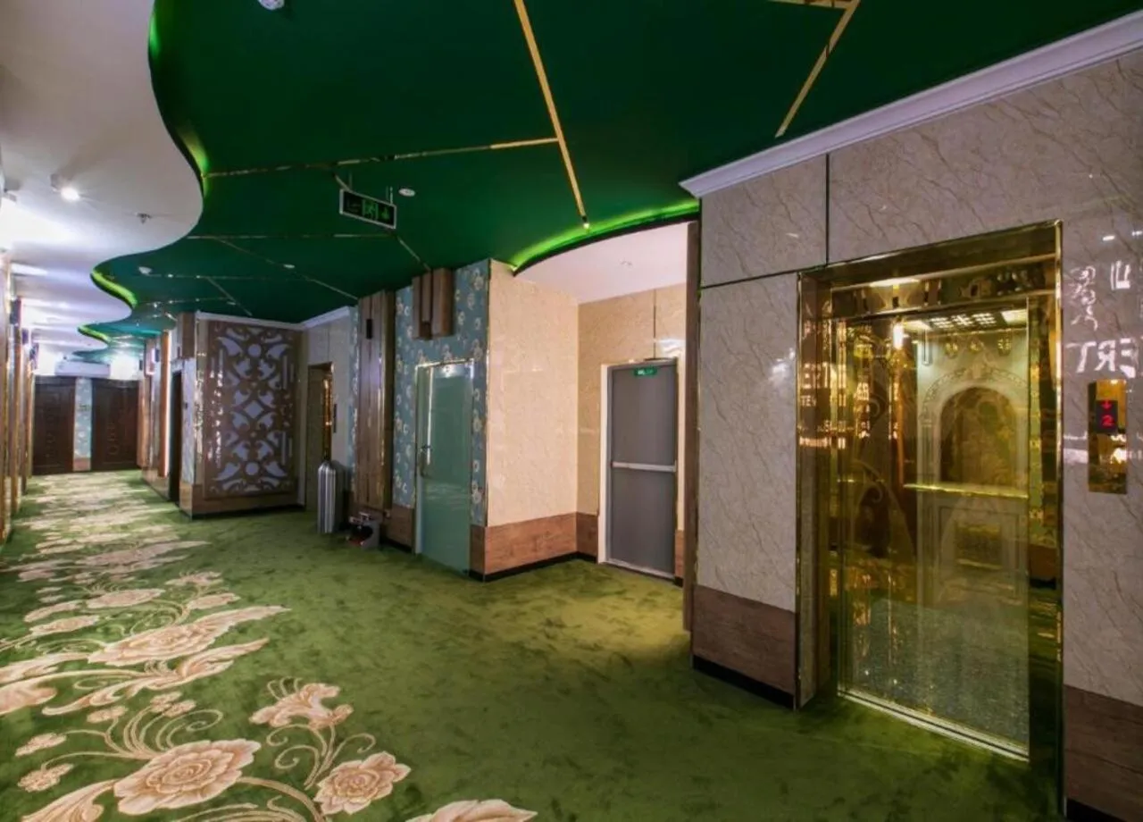 elevator in لامبرت للشقق المخدومة