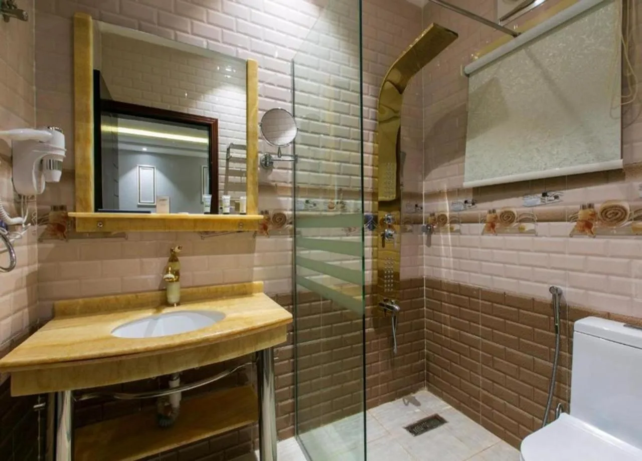 Bathroom in لامبرت للشقق المخدومة