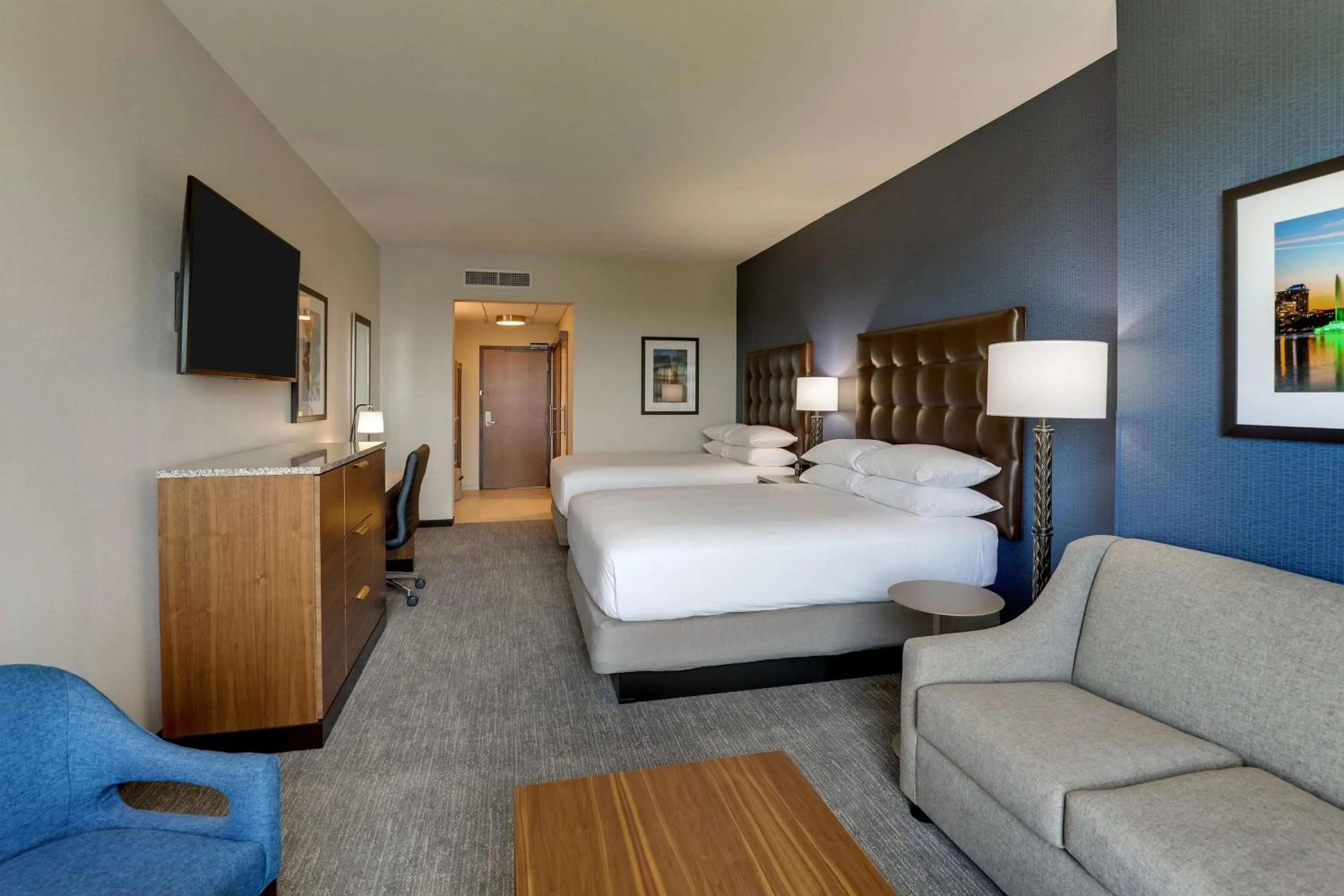 Bedroom, Bed in Drury Plaza Hotel Orlando - Disney Springs Area