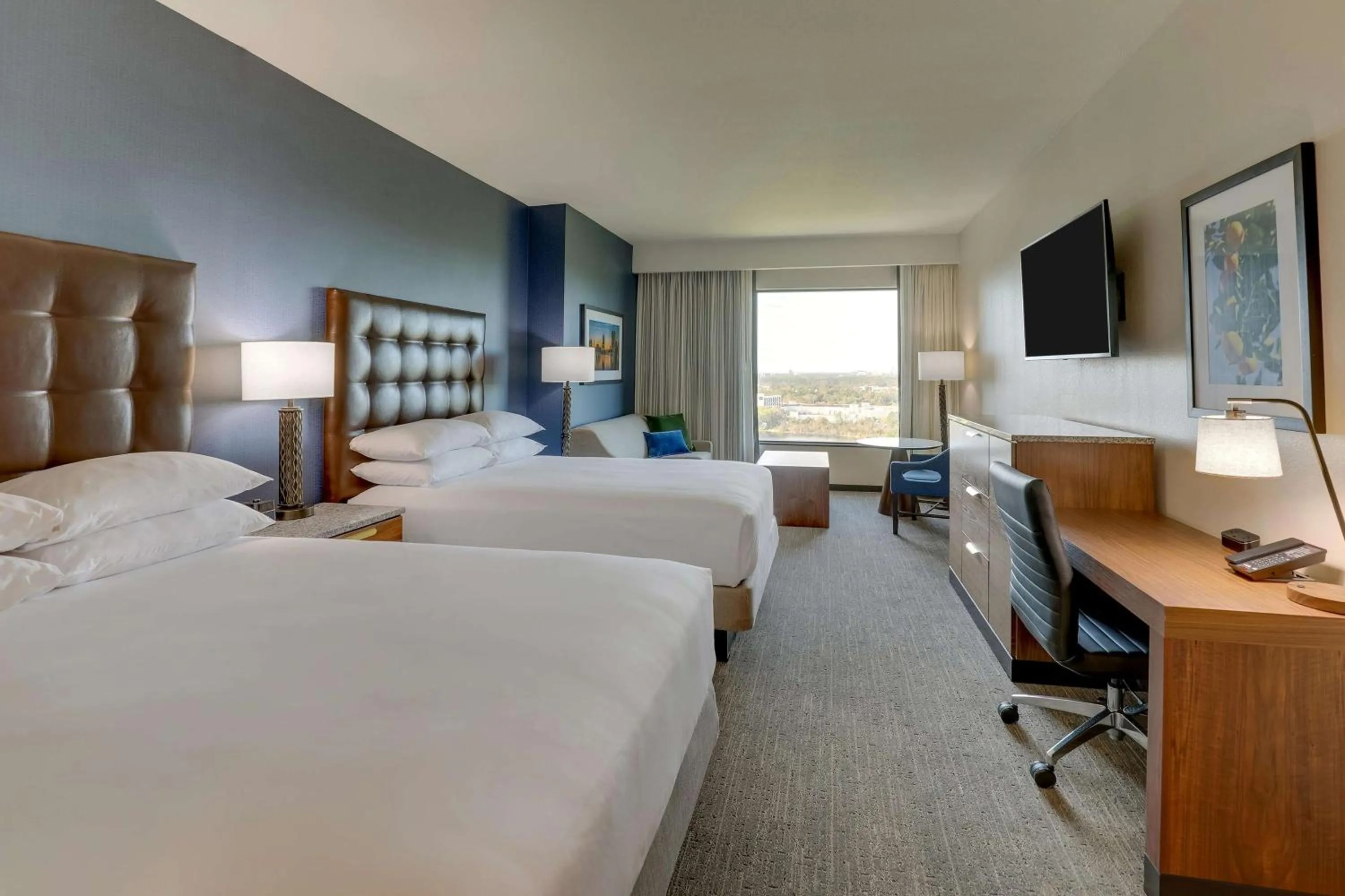 Bedroom, Bed in Drury Plaza Hotel Orlando - Disney Springs Area