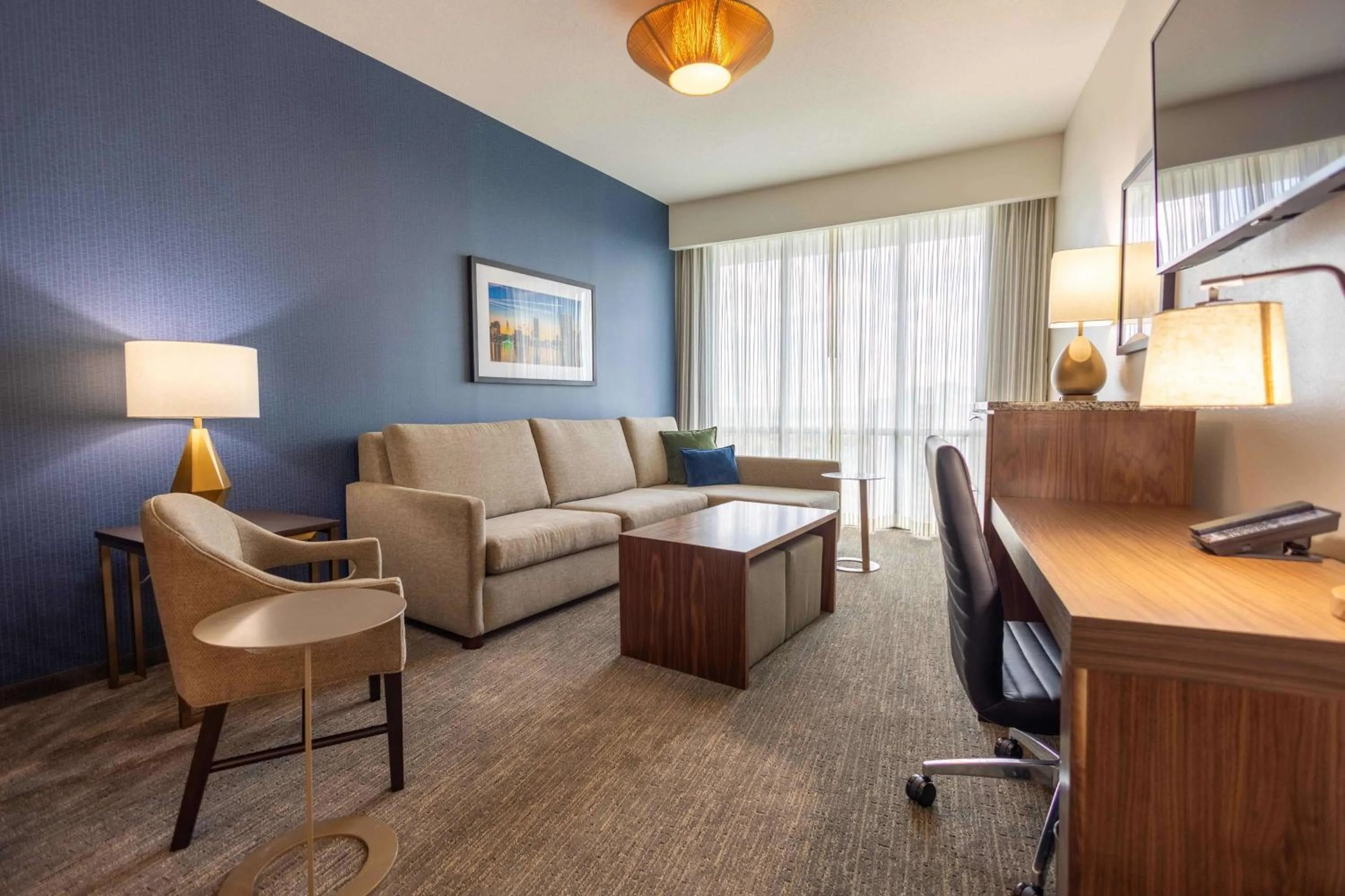 Bedroom in Drury Plaza Hotel Orlando - Disney Springs Area