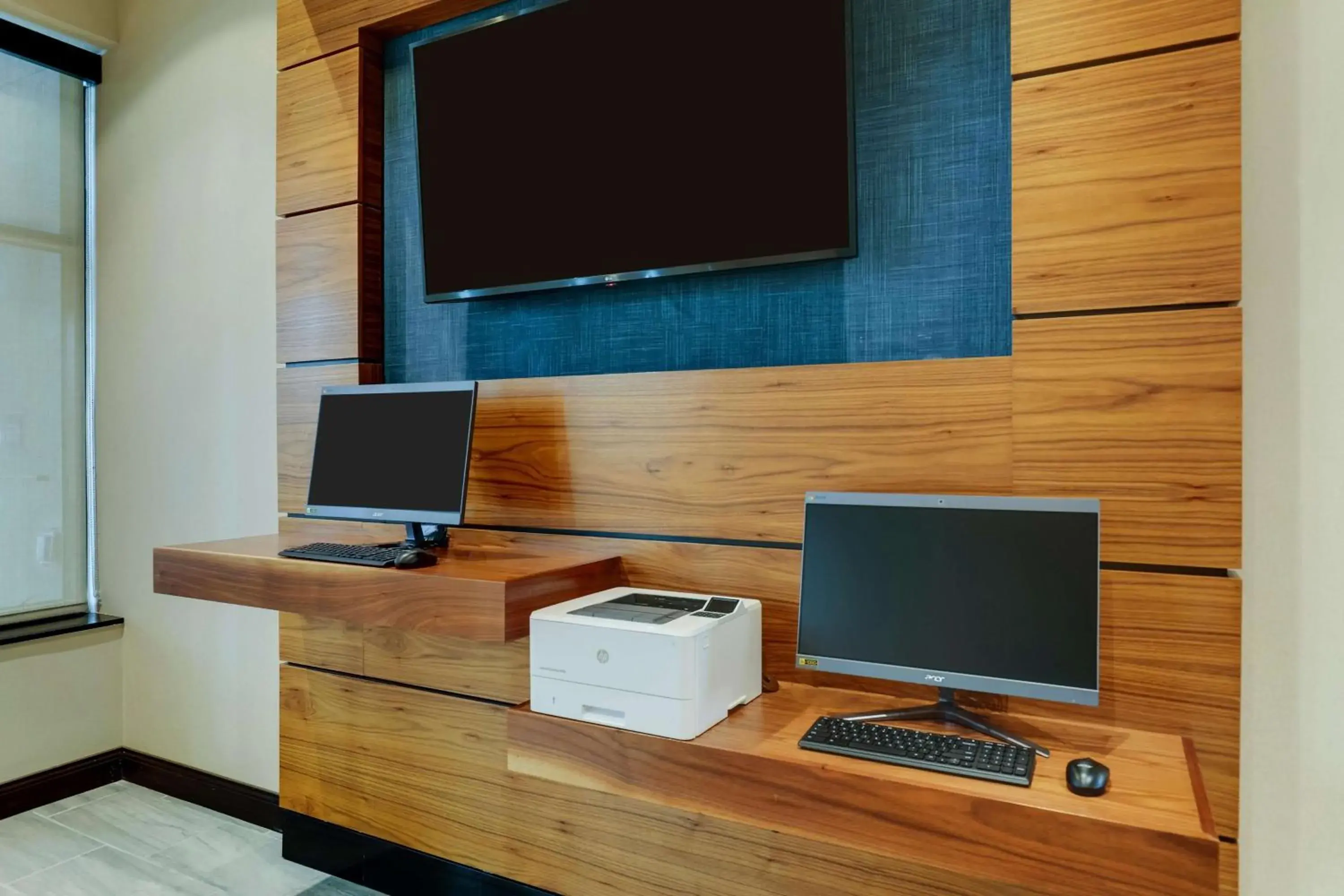 Business facilities in Drury Plaza Hotel Orlando - Disney Springs Area Business facilities in Drury Plaza Hotel Orlando - Disney Springs Area