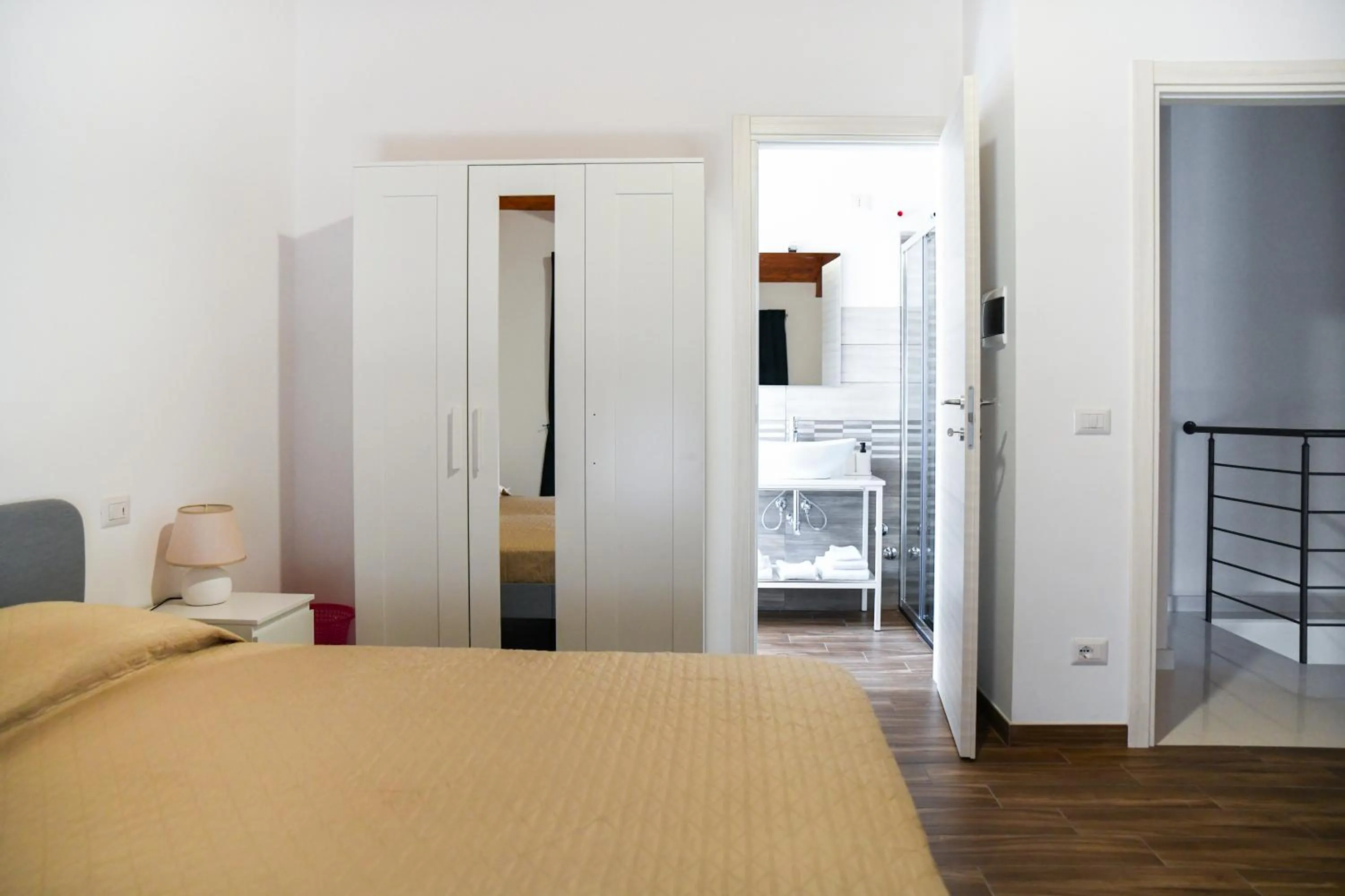 Photo of the whole room, Bed in ATHENA