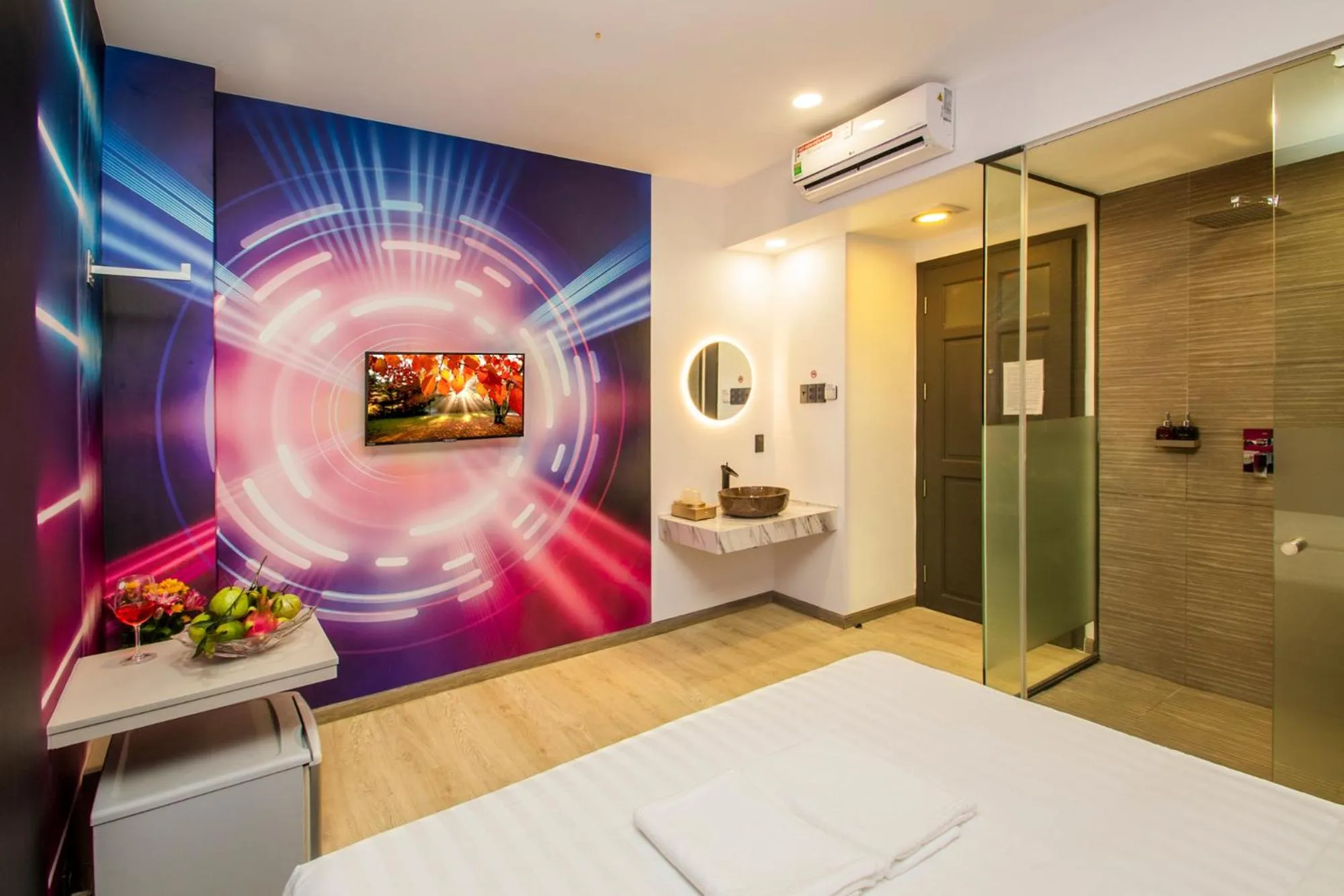 Shower, Bed in EROS HOTEL 2 - Love Hotel