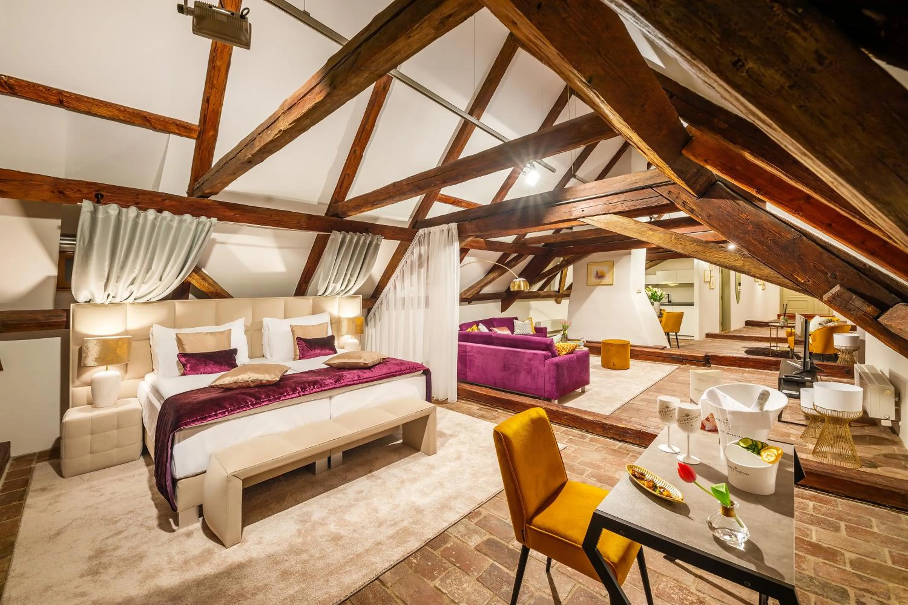 Photo of the whole room, Bed in Bellevue Hotel Český Krumlov