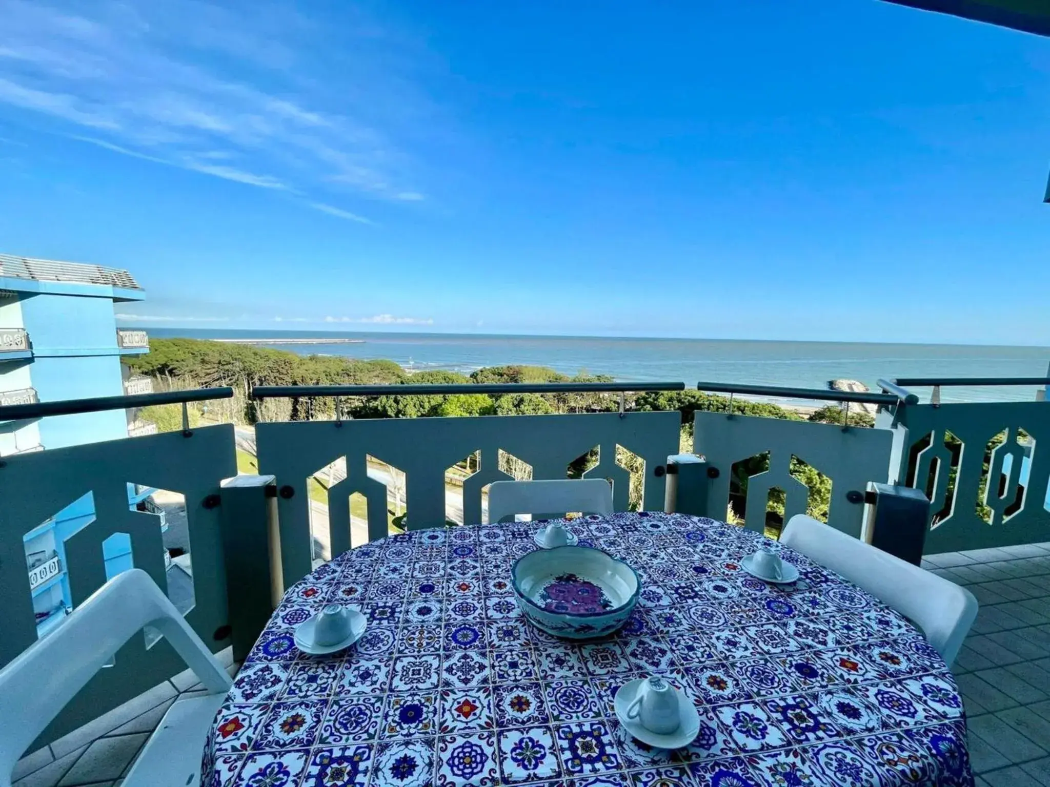 Sea view apartment with shared pool Sea view apartment with shared pool