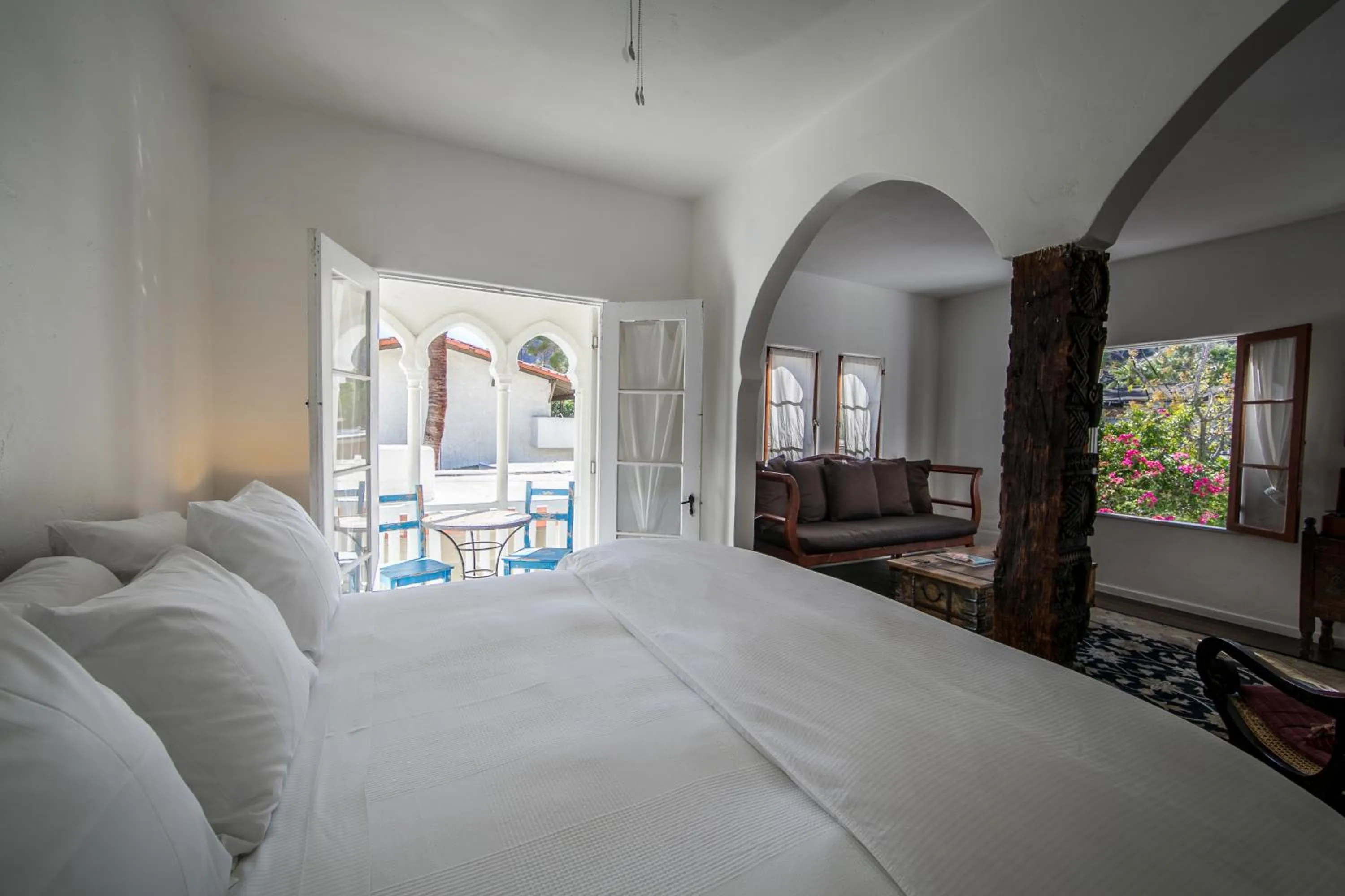 Photo of the whole room, Bed in Korakia Pensione