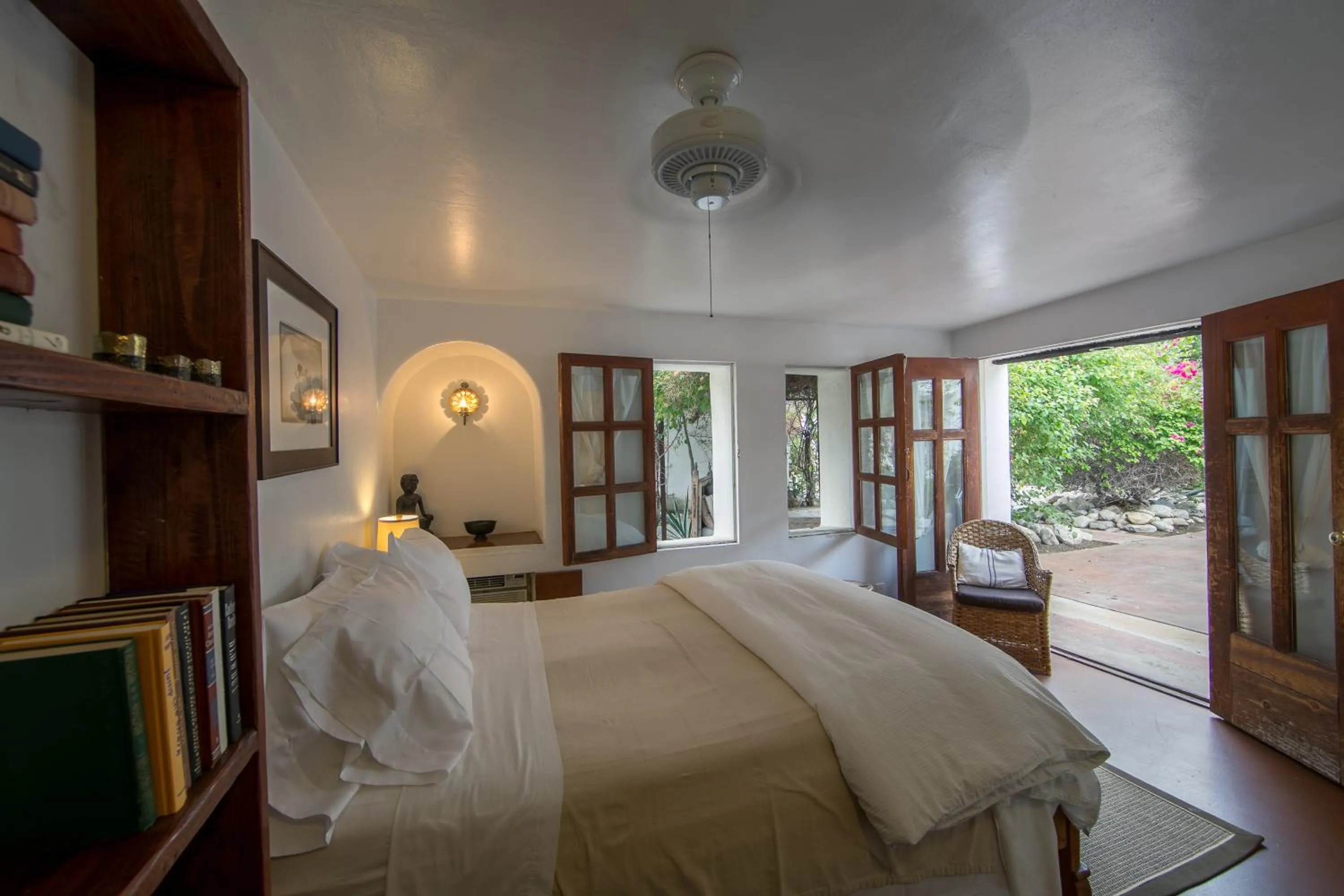 Photo of the whole room, Bed in Korakia Pensione