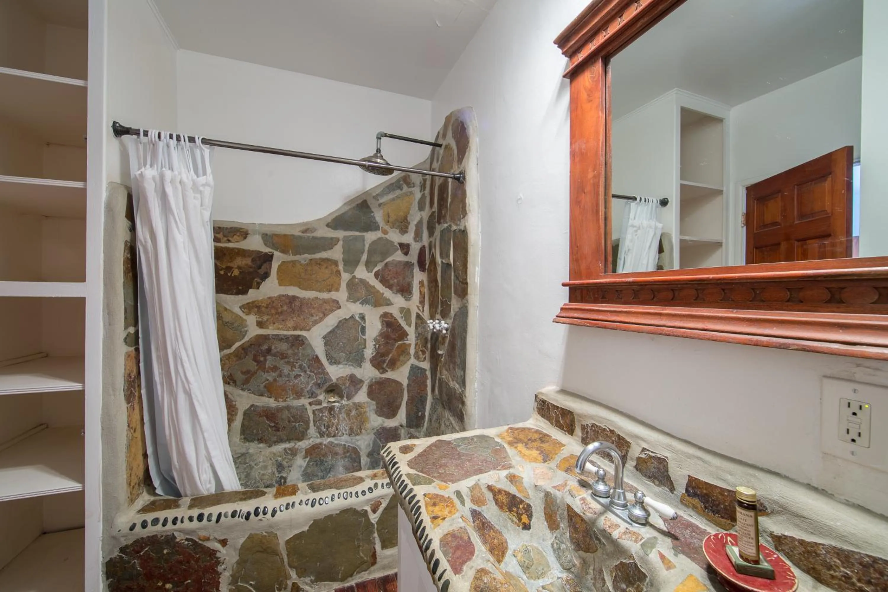 Bathroom in Korakia Pensione