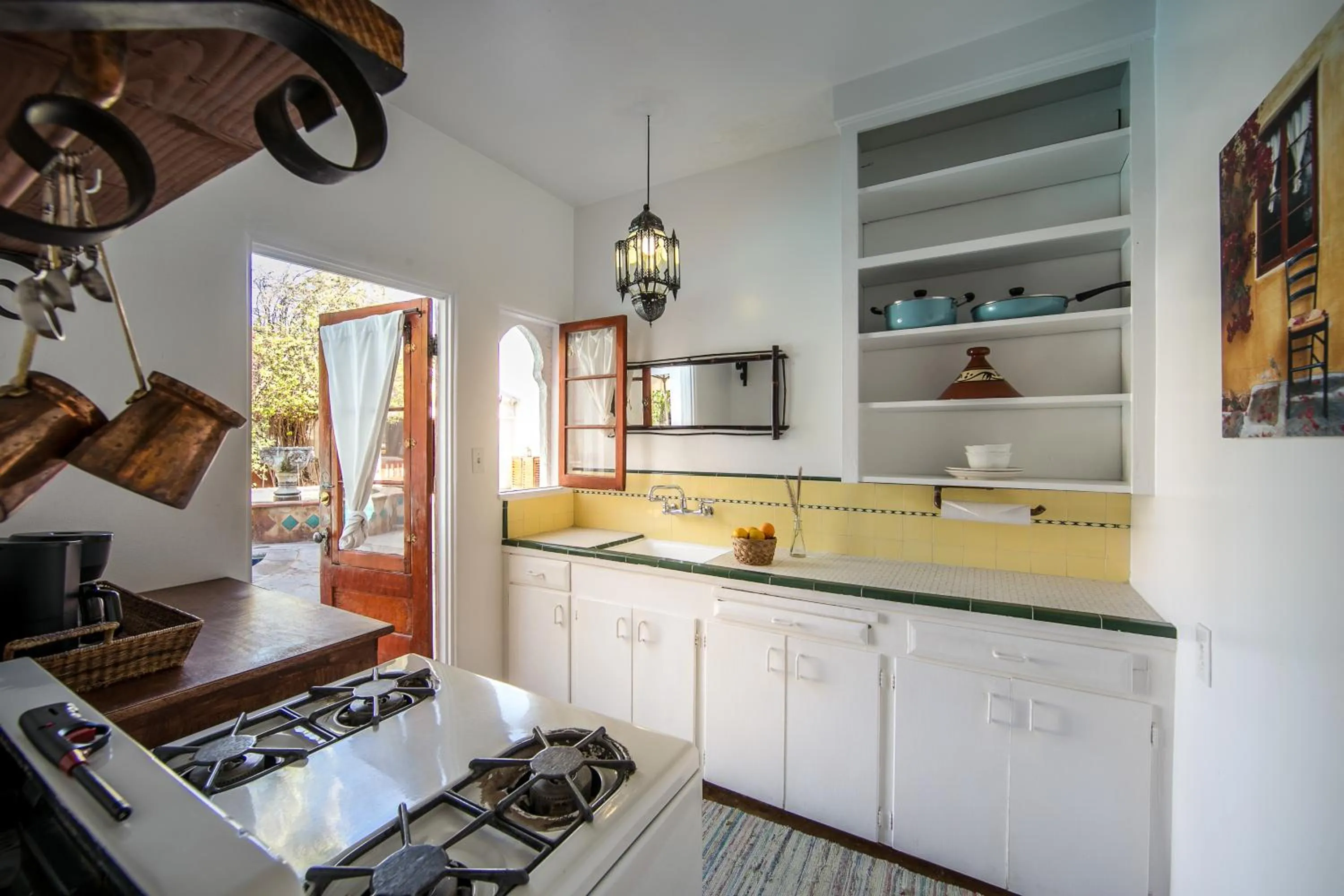 Kitchen or kitchenette in Korakia Pensione