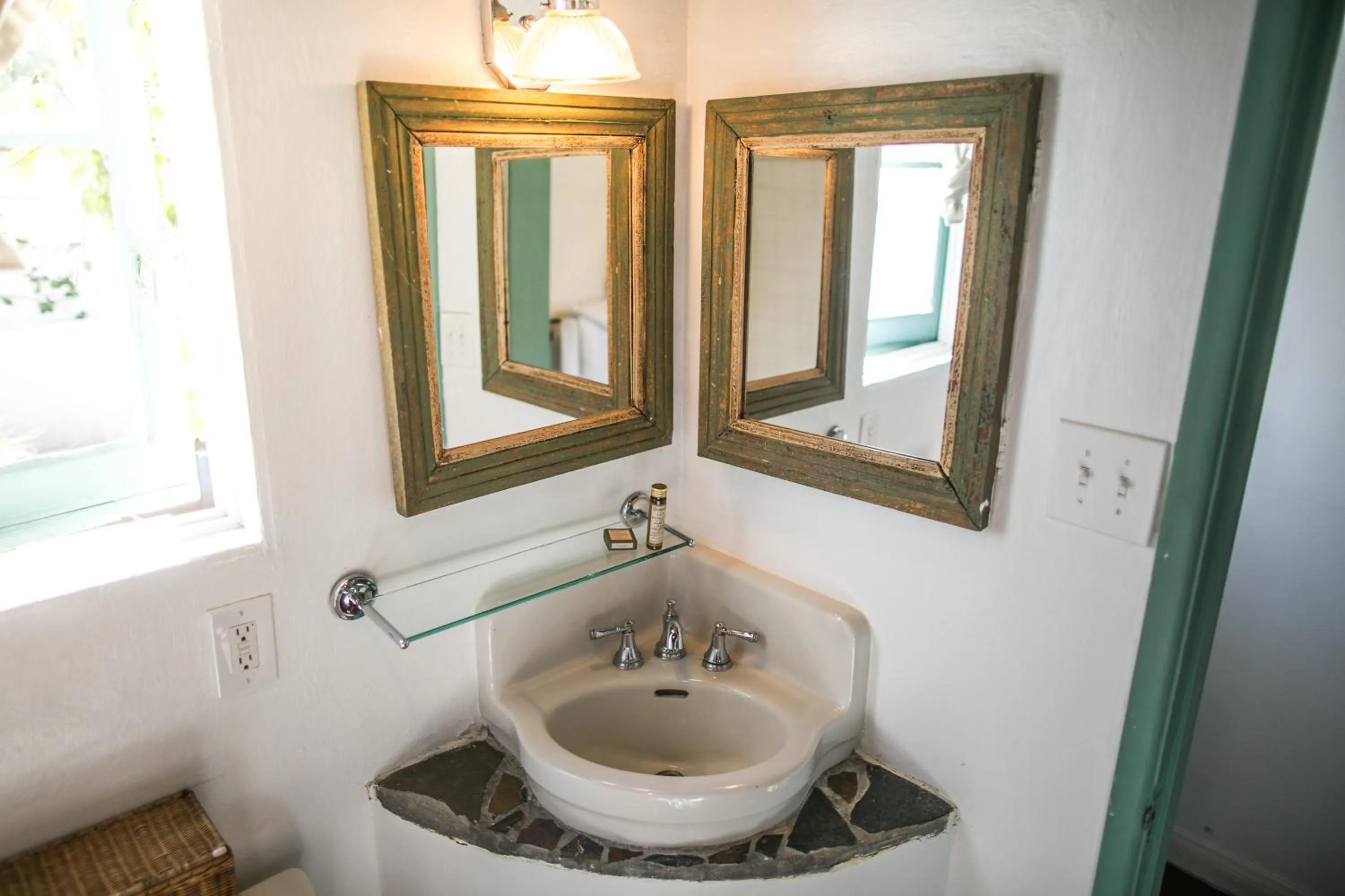 Toilet in Korakia Pensione