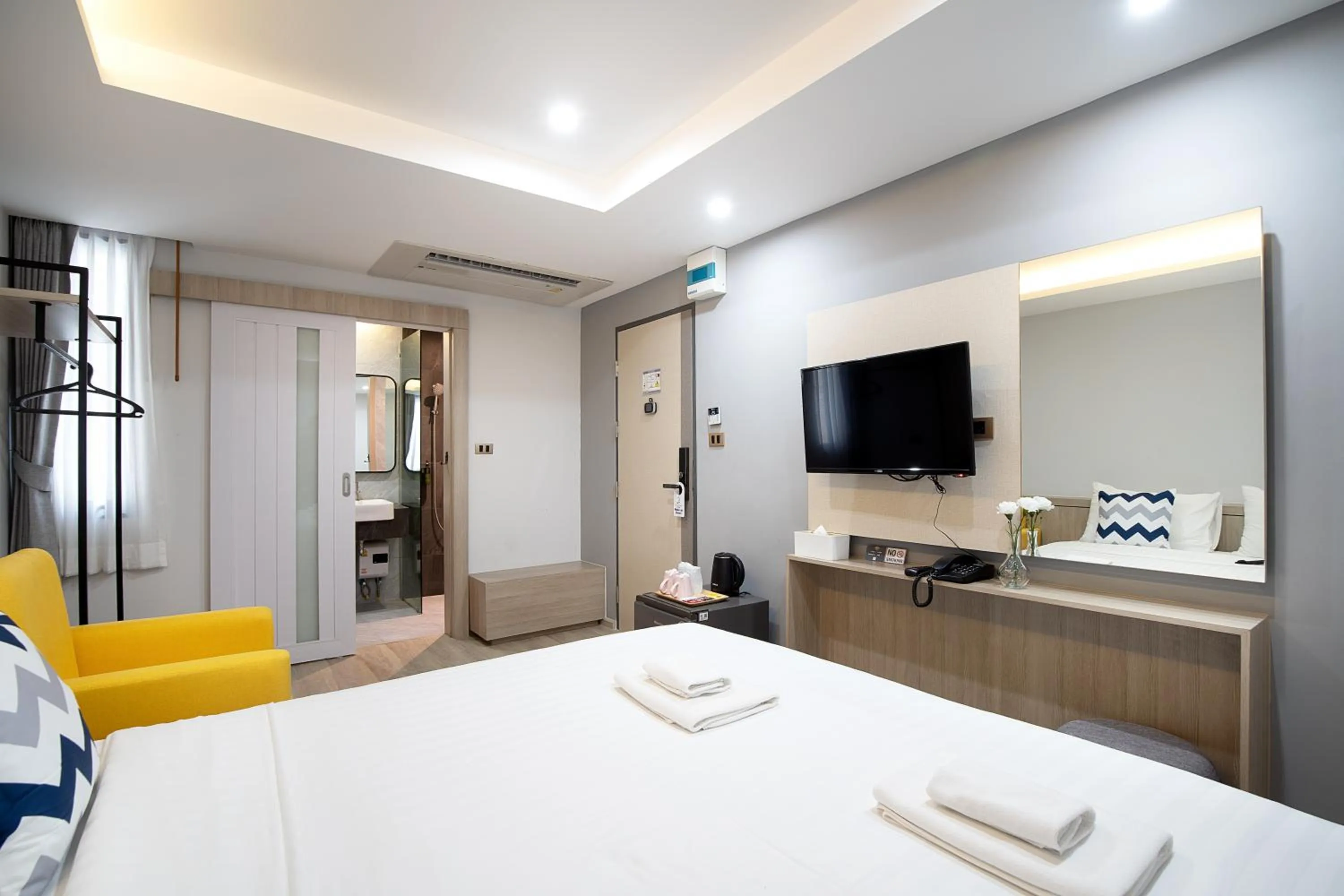 Bed in The Riski Hotel at Bangphlat Station SHA