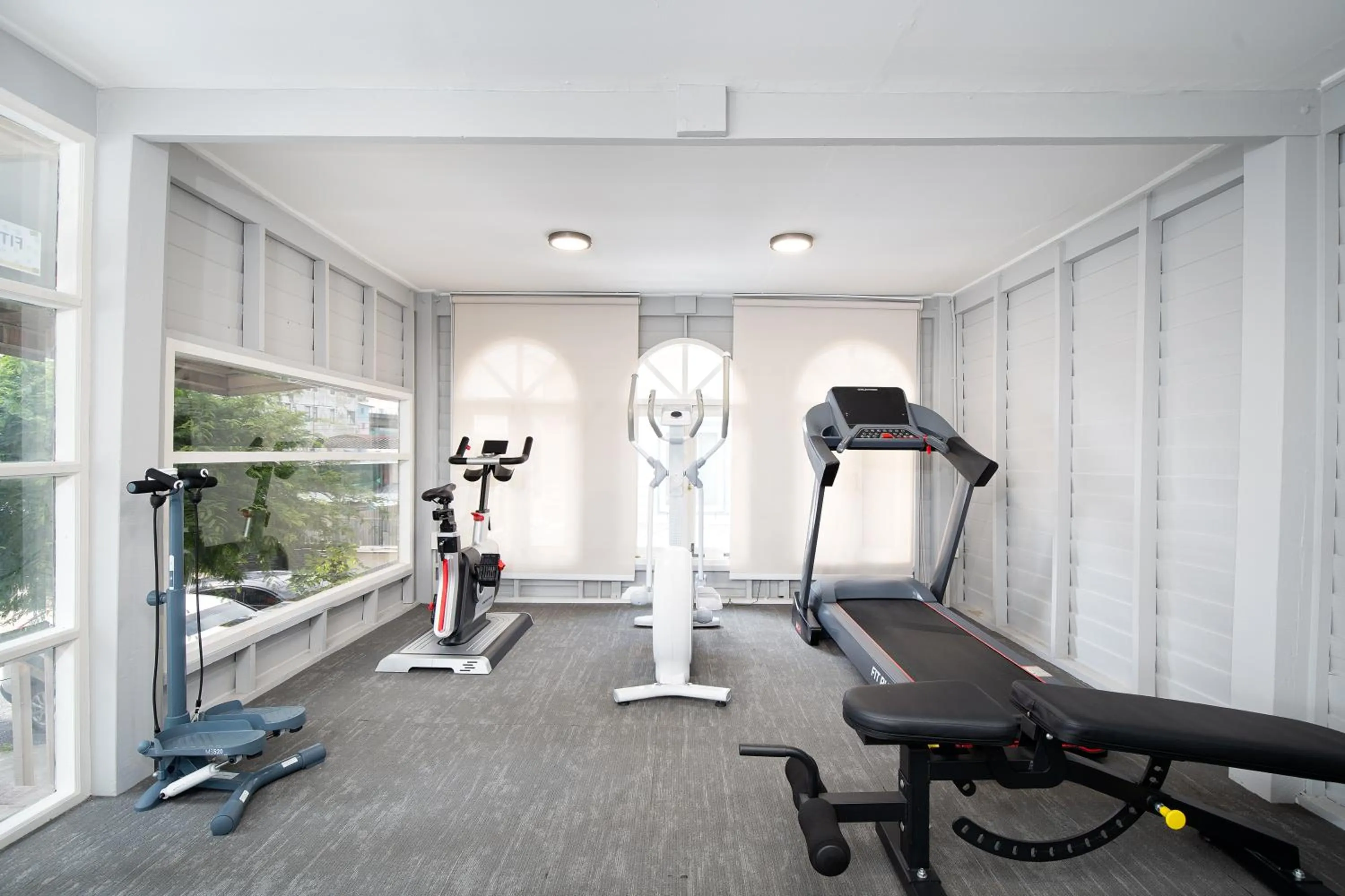 Fitness centre/facilities in The Riski Hotel at Bangphlat Station SHA