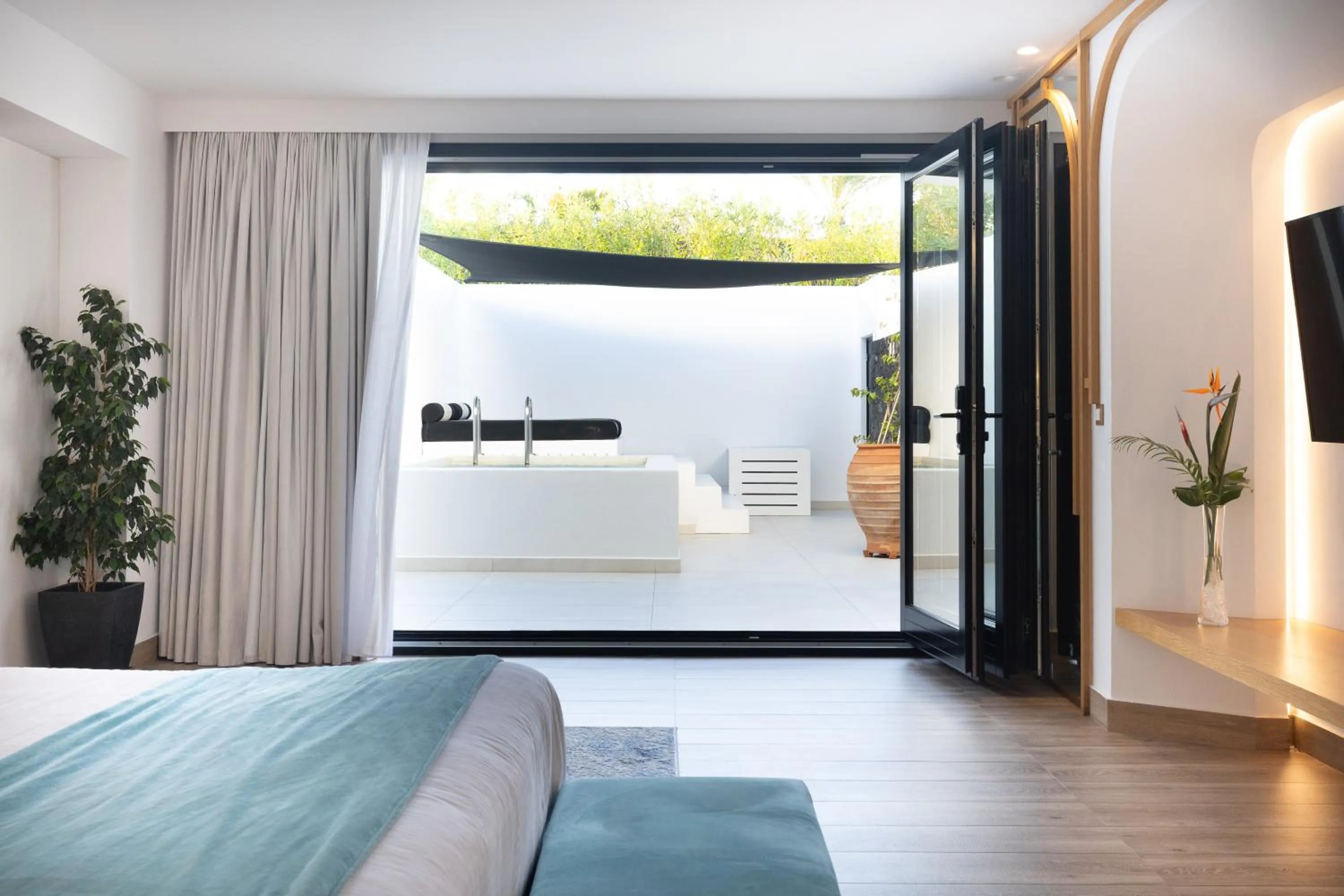 Bedroom, Bed in Cresanto Luxury Suites