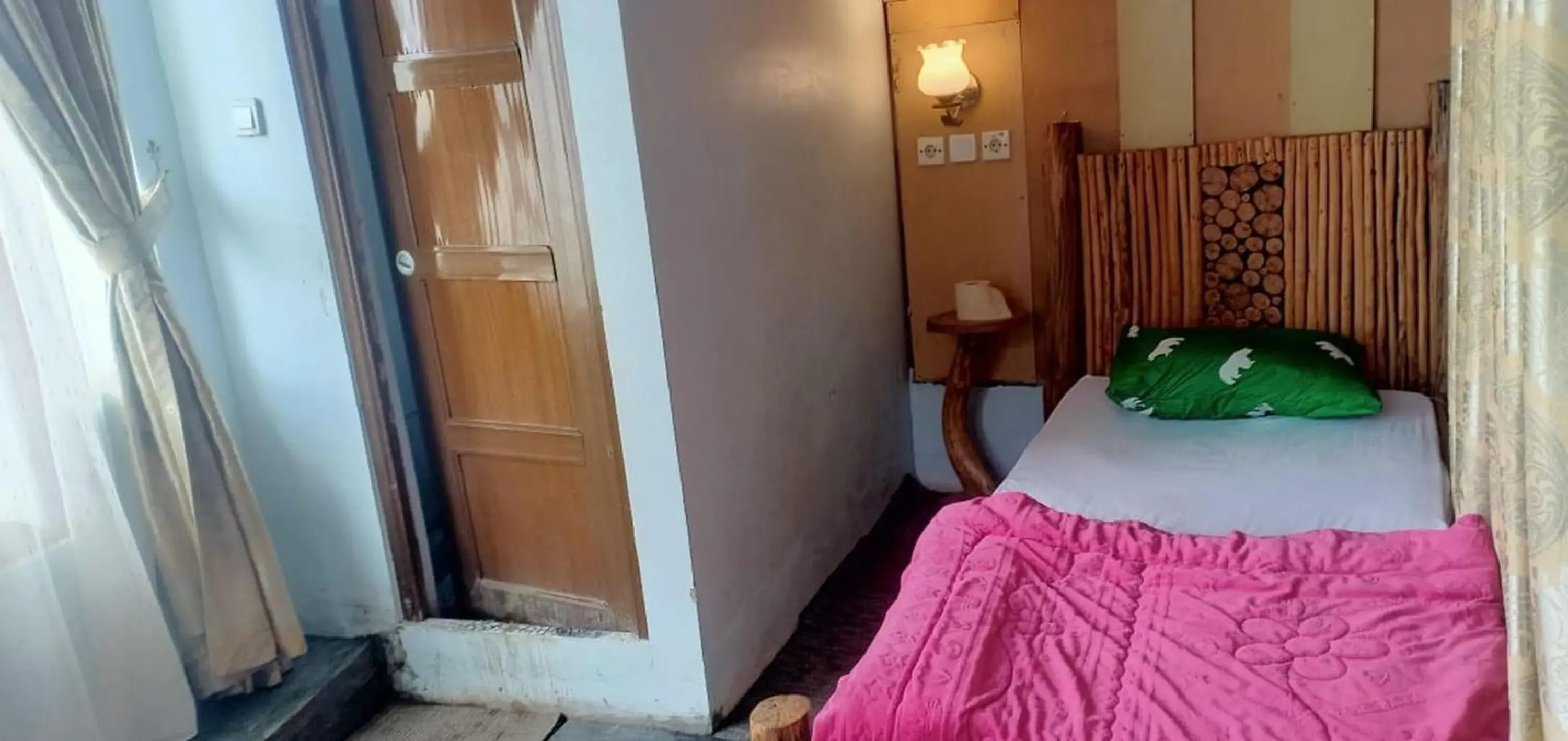 Single Room - single occupancy in Friendjoss Homestay Laugumba RedPartner Single Room - single occupancy in Friendjoss Homestay Laugumba RedPartner