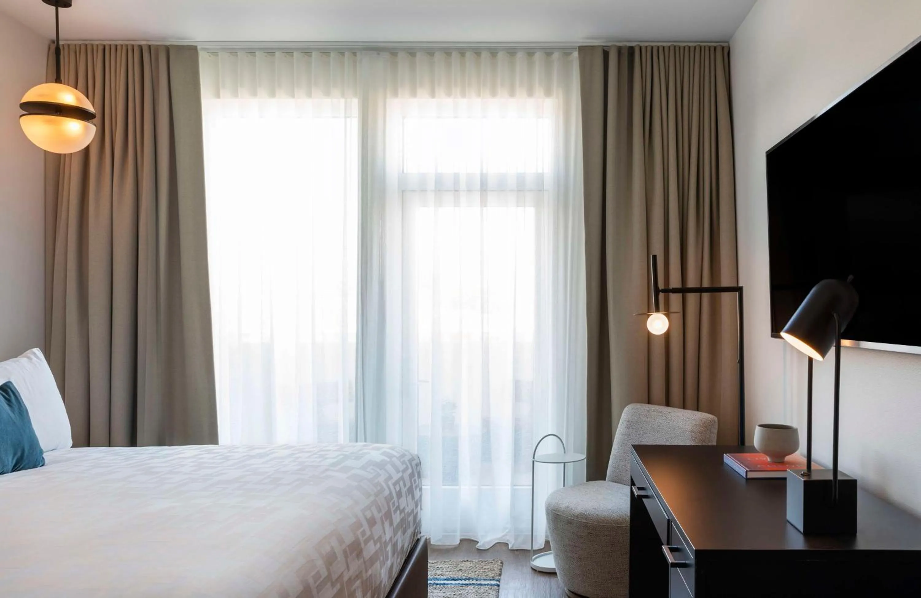 Bedroom, Bed in Kissel Uptown Oakland, in the Unbound Collection by Hyatt