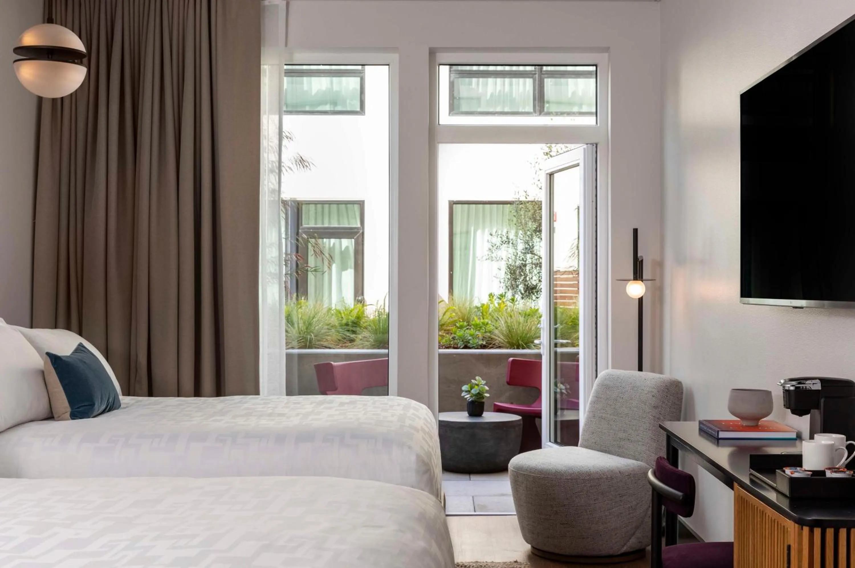 Bedroom, Bed in Kissel Uptown Oakland, in the Unbound Collection by Hyatt