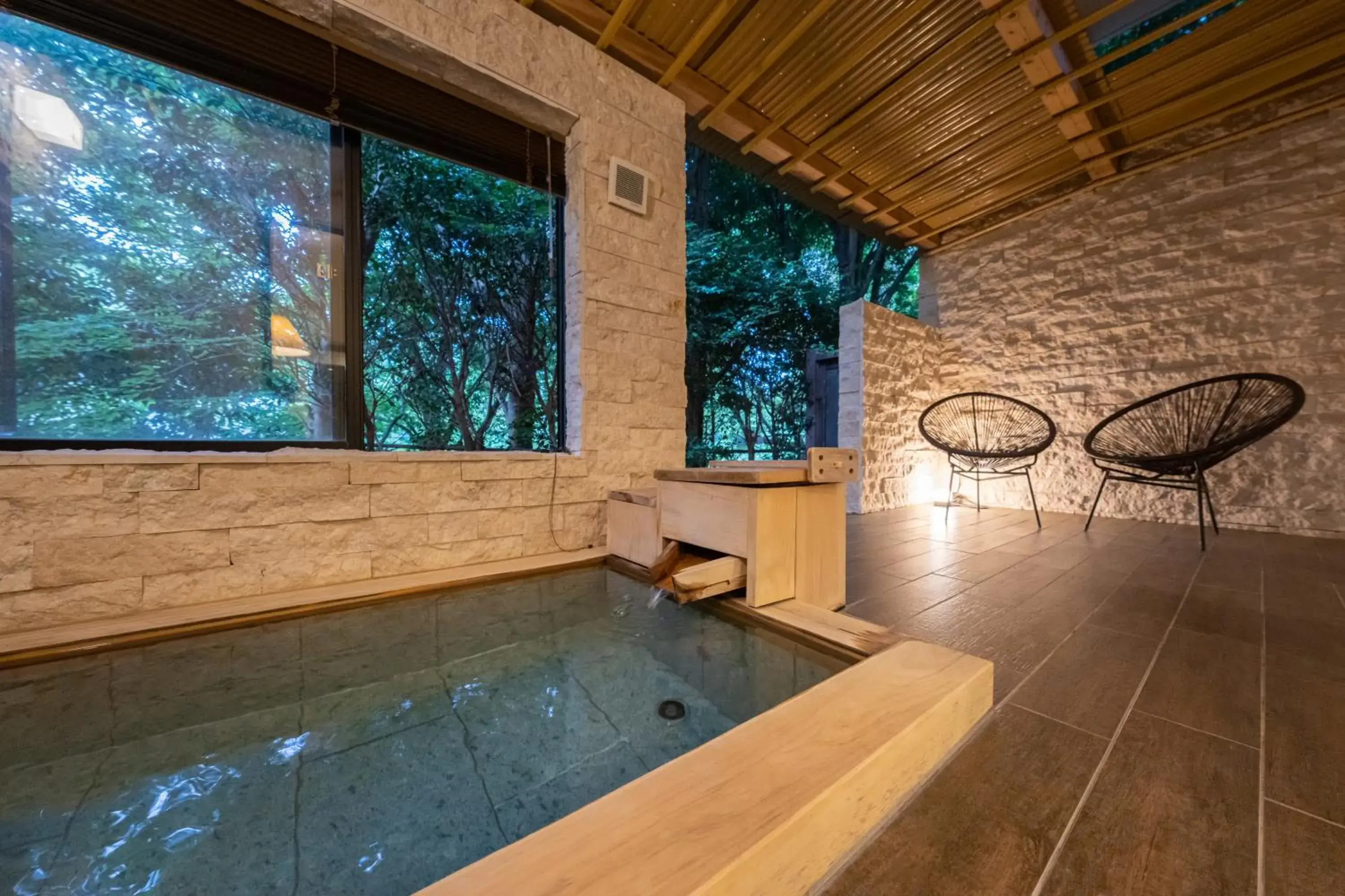 Twin Room with Private External Bathroom - single occupancy in 伊豆高原温泉ホテル 森の泉 Twin Room with Private External Bathroom - single occupancy in 伊豆高原温泉ホテル 森の泉