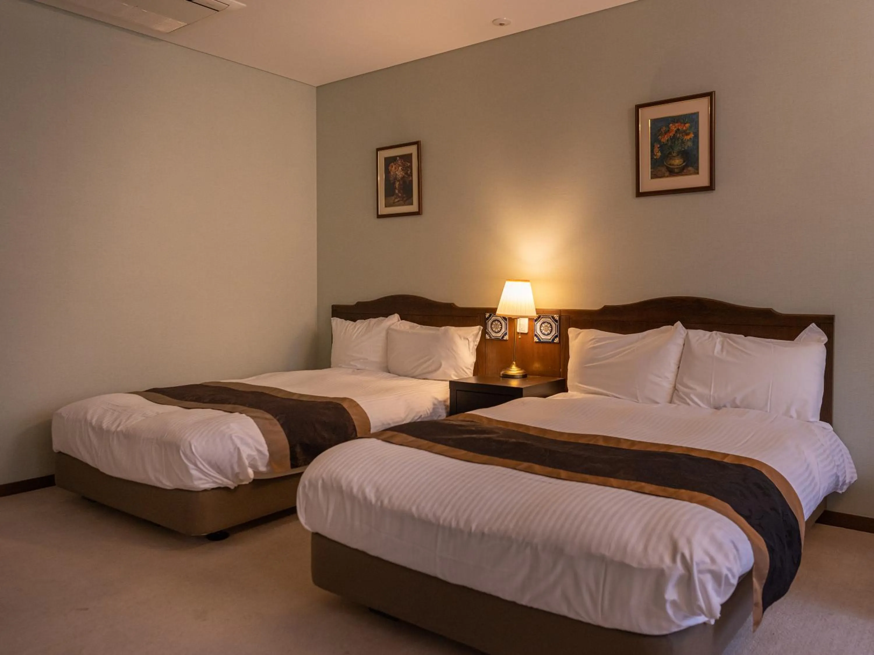 Photo of the whole room, Bed in 伊豆高原温泉ホテル 森の泉