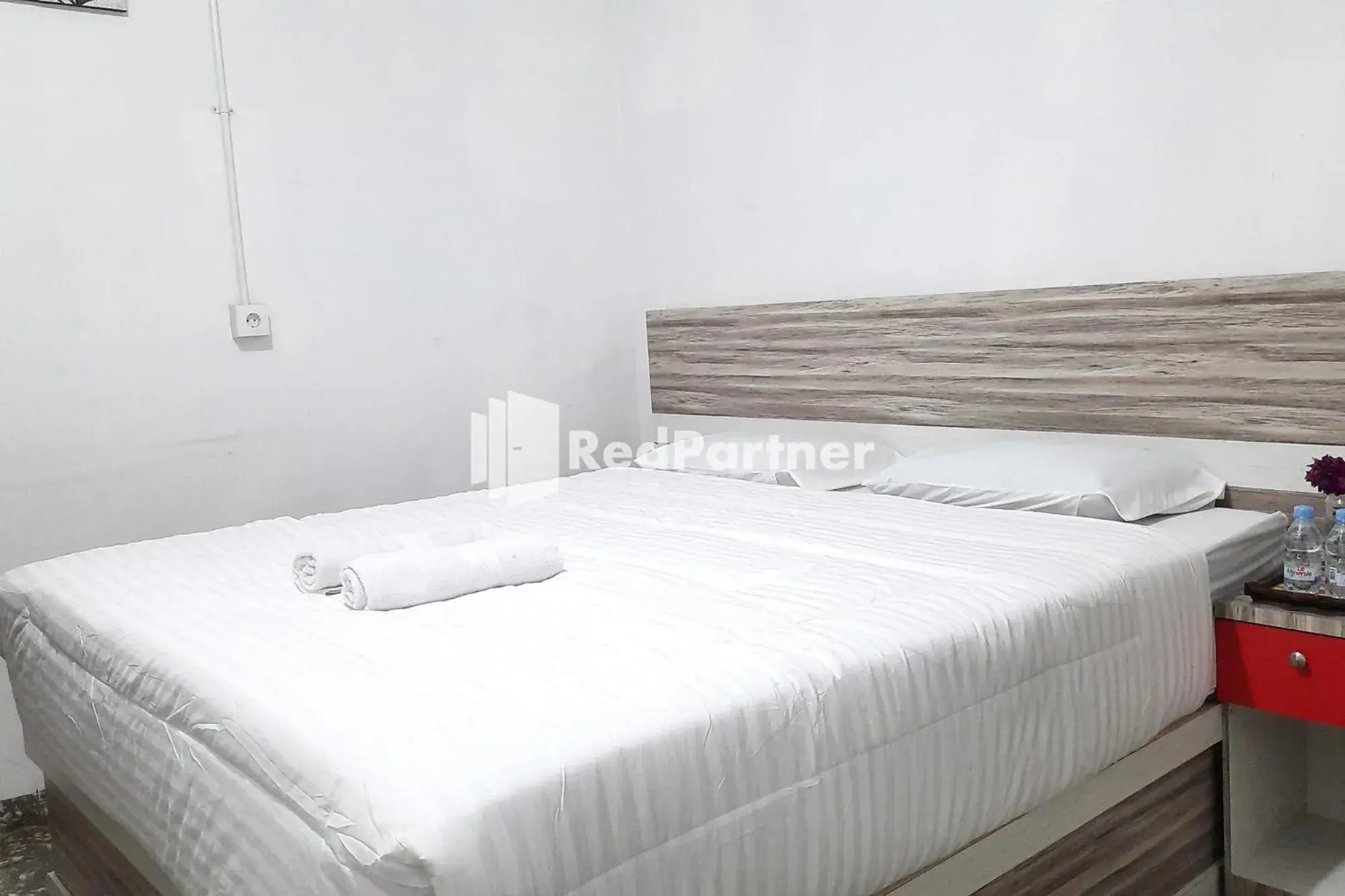 Bedroom, Bed in Roemah Proklamasi Syariah Mitra RedDoorz Bedroom, Bed in Roemah Proklamasi Syariah Mitra RedDoorz