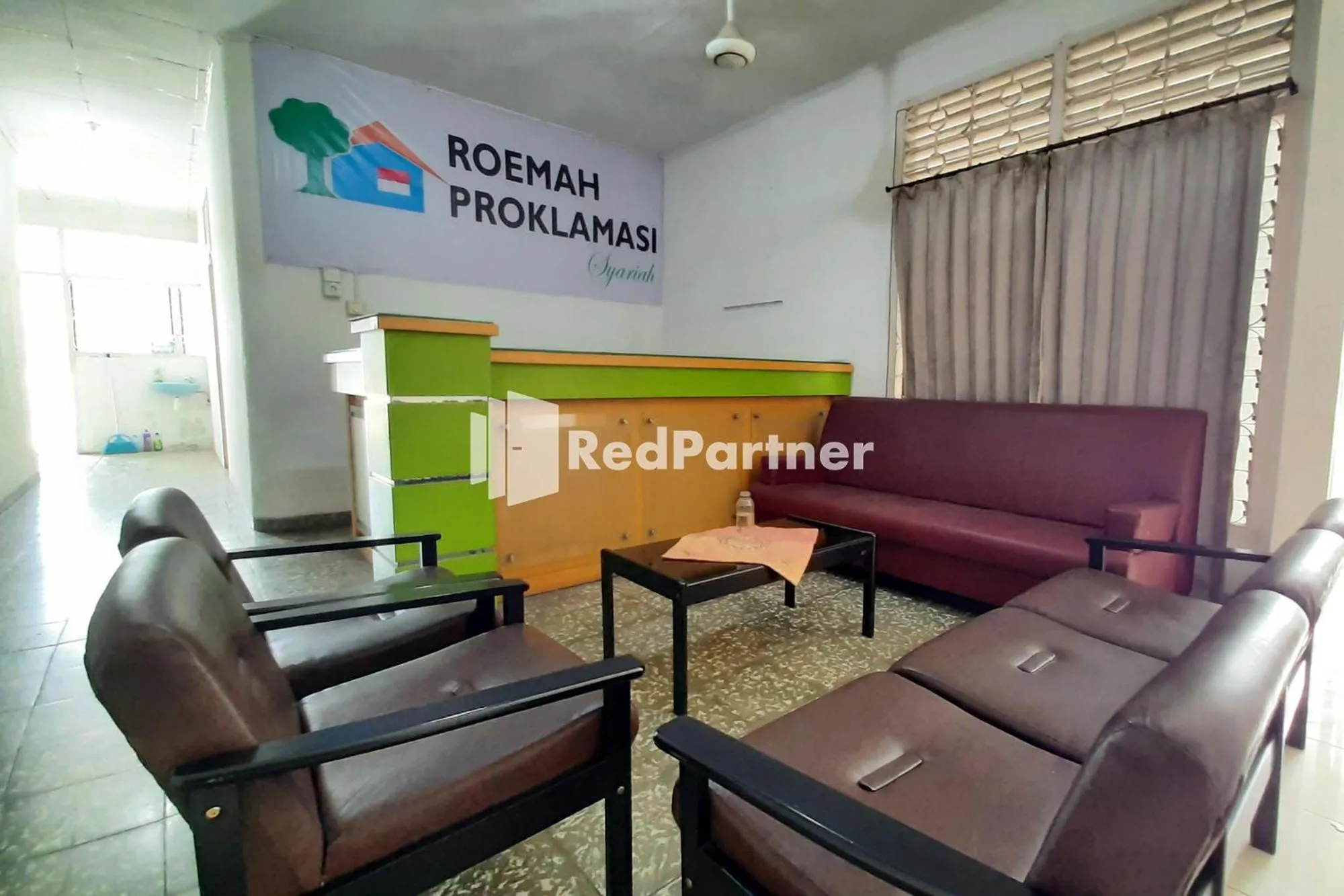 Living room in Roemah Proklamasi Syariah Mitra RedDoorz