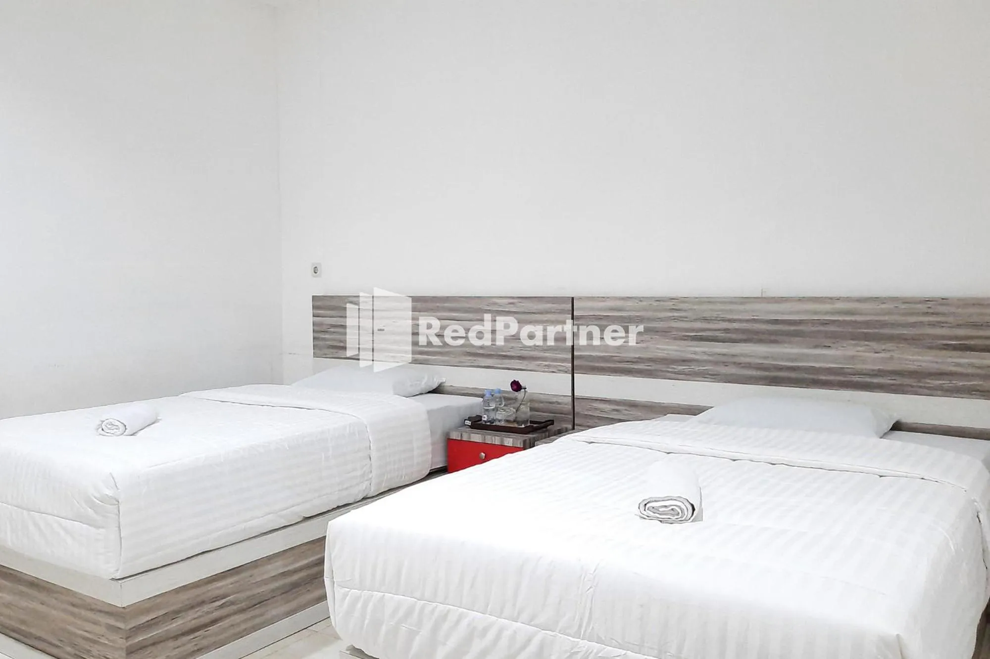 Bedroom, Bed in Roemah Proklamasi Syariah Mitra RedDoorz