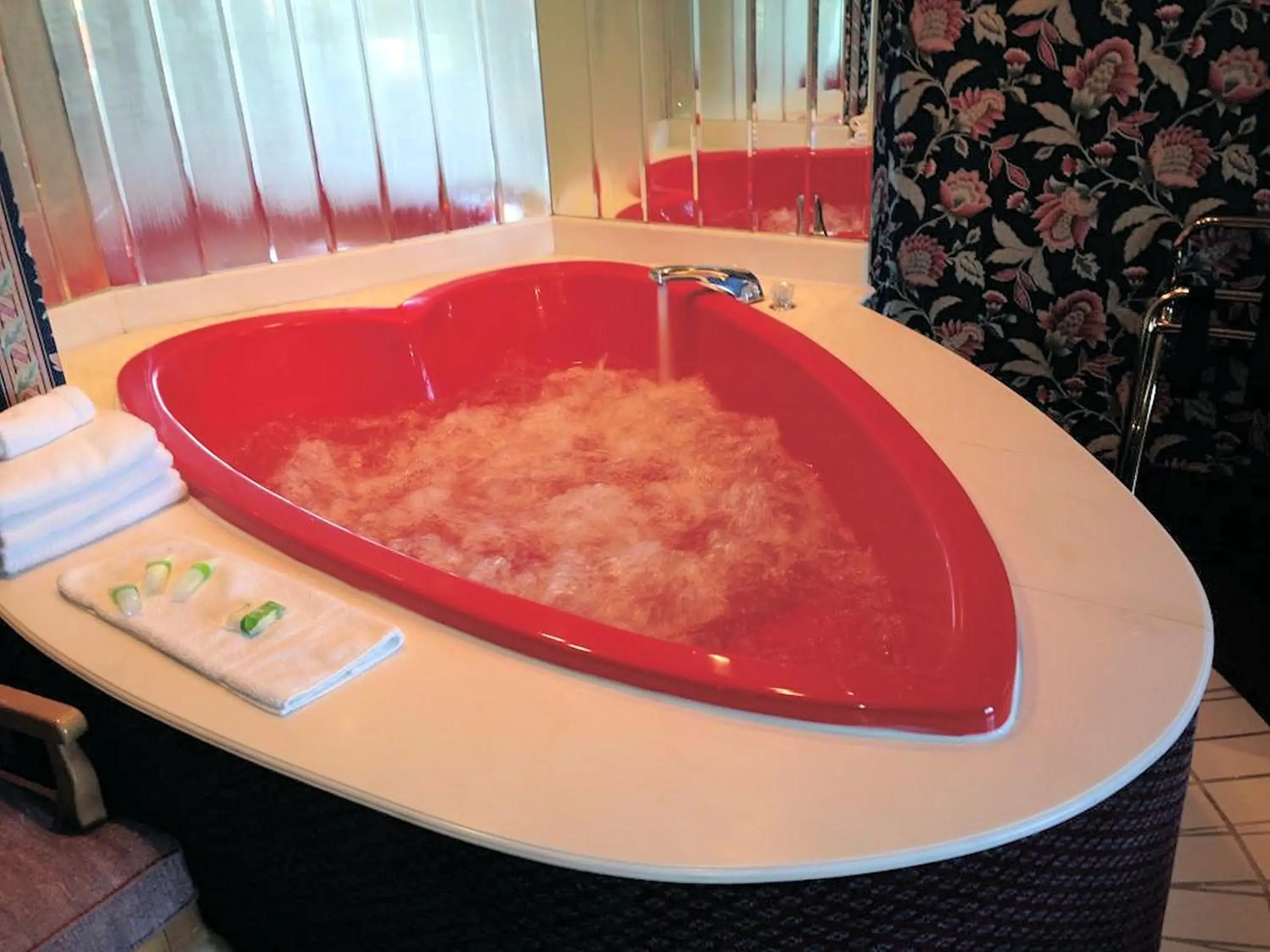 Decorative detail in Travelodge by Wyndham Niagara Falls Fallsview Decorative detail in Travelodge by Wyndham Niagara Falls Fallsview