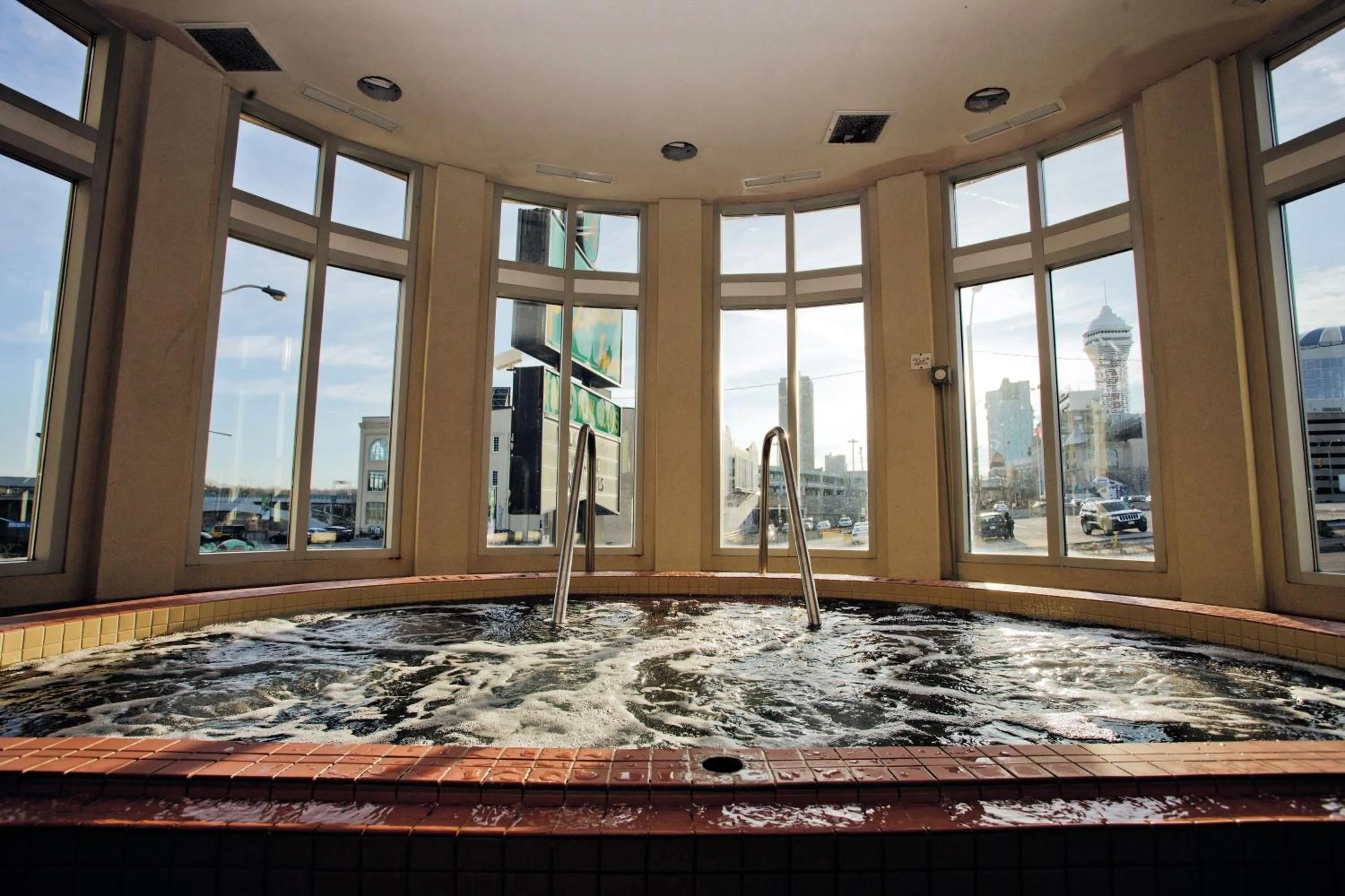 Swimming pool in Travelodge by Wyndham Niagara Falls Fallsview