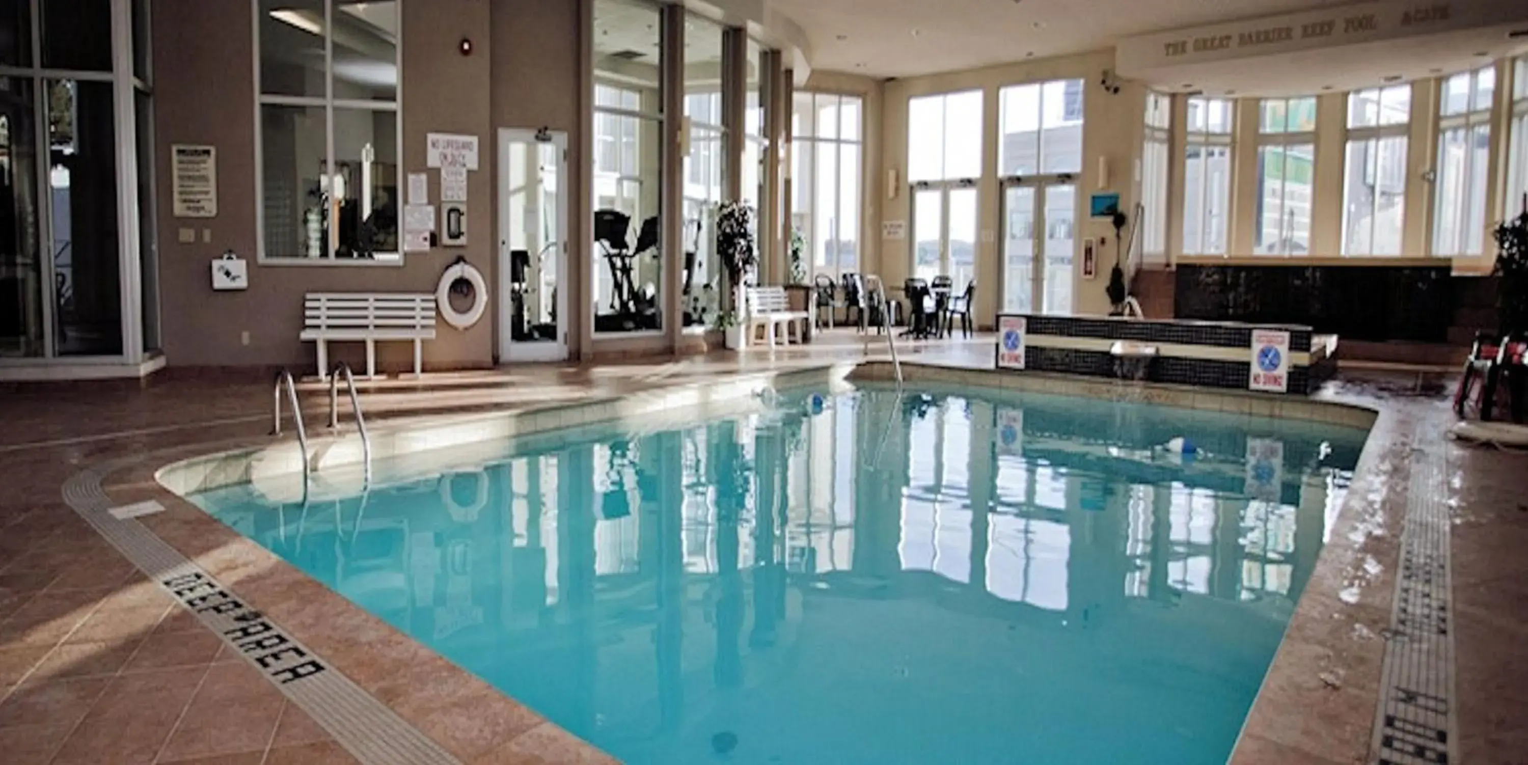 Swimming pool in Travelodge by Wyndham Niagara Falls Fallsview Swimming pool in Travelodge by Wyndham Niagara Falls Fallsview