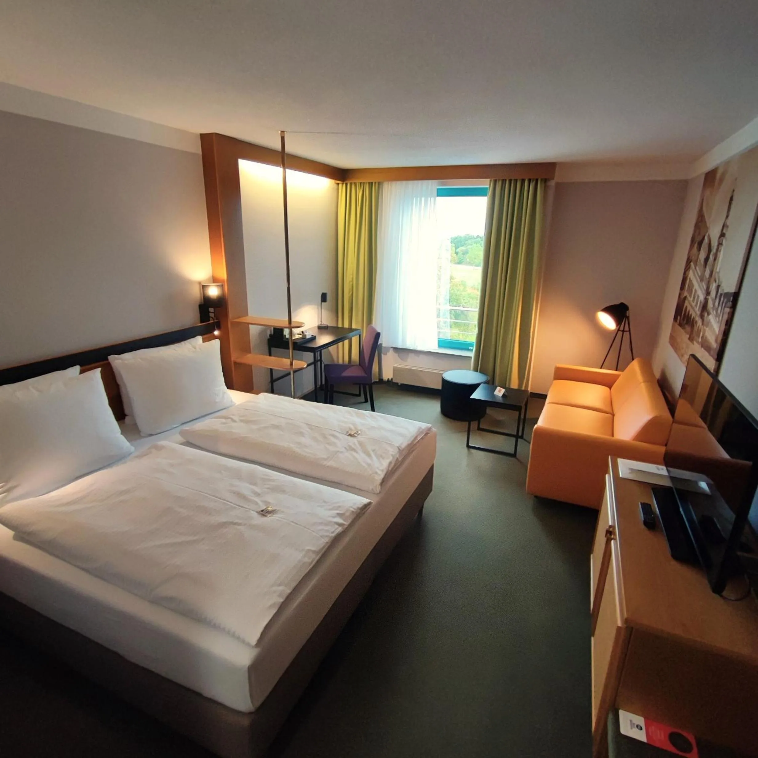 Photo of the whole room, Bed in Best Western Parkhotel Brehna-Halle