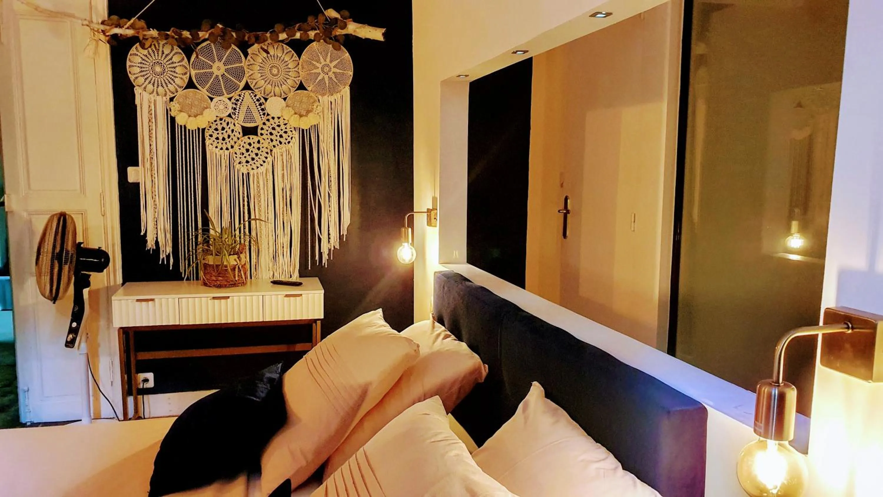 Bedroom, Bed in Le 4 Feuilles en.Camargue