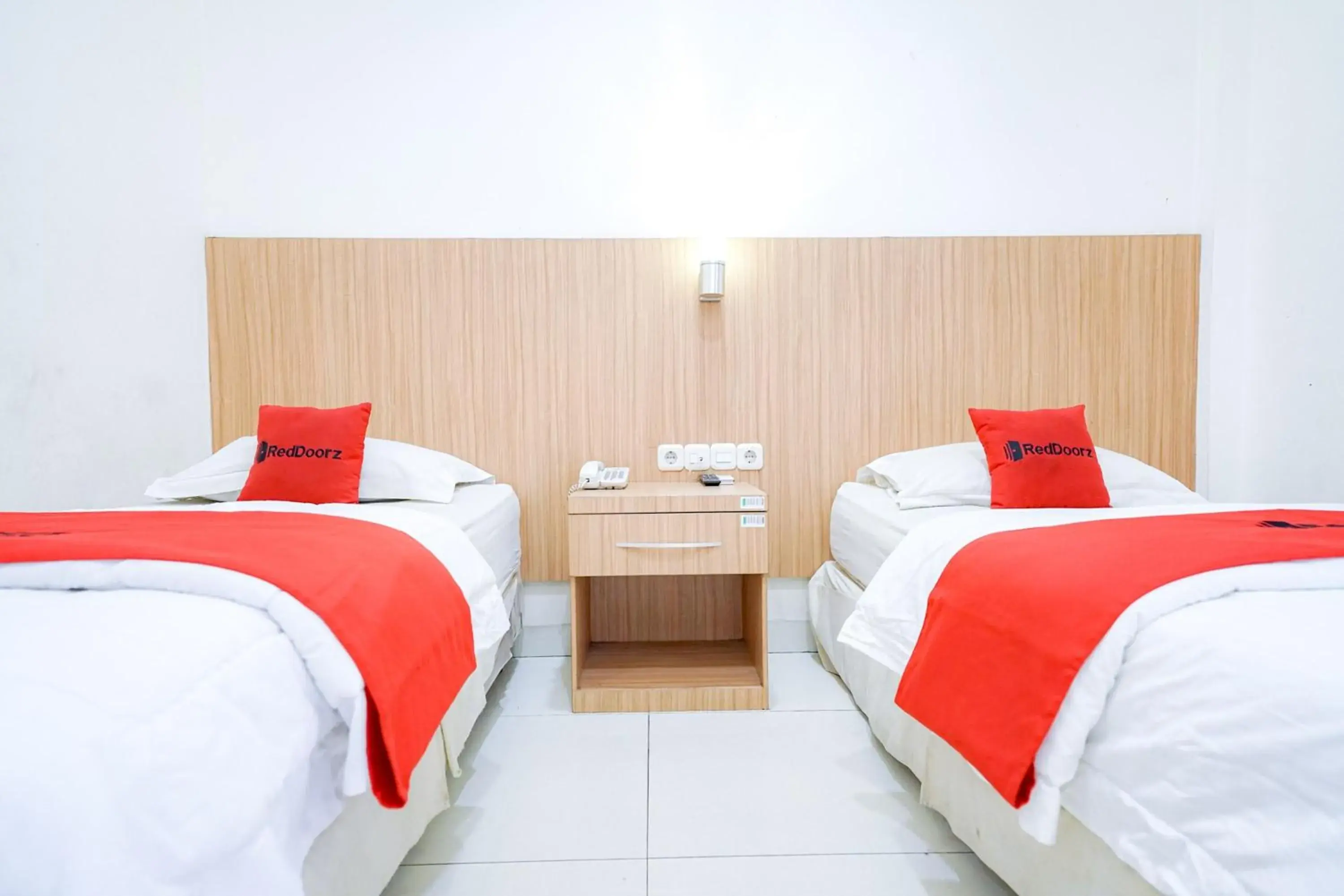 Bedroom, Bed in RedDoorz @ Avros Guest House Medan Bedroom, Bed in RedDoorz @ Avros Guest House Medan
