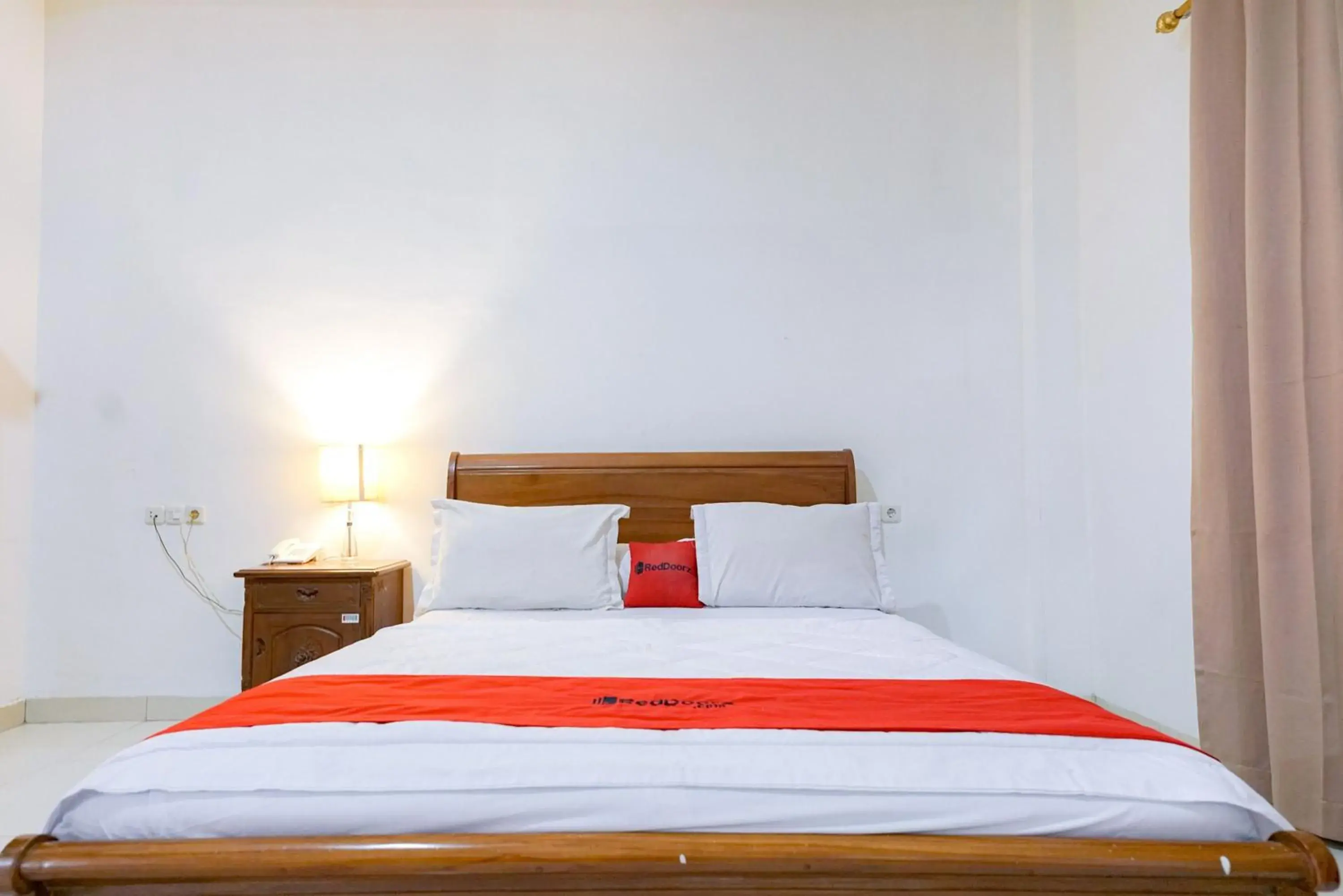 Bedroom, Bed in RedDoorz @ Avros Guest House Medan Bedroom, Bed in RedDoorz @ Avros Guest House Medan