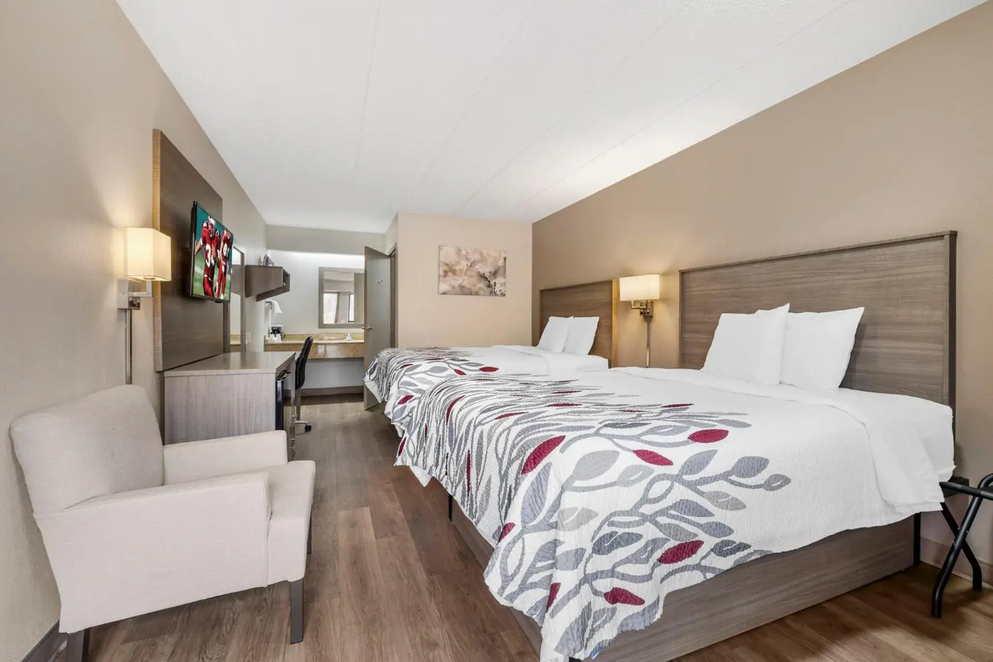 Photo of the whole room, Bed in Red Roof Inn Parsippany Photo of the whole room, Bed in Red Roof Inn Parsippany