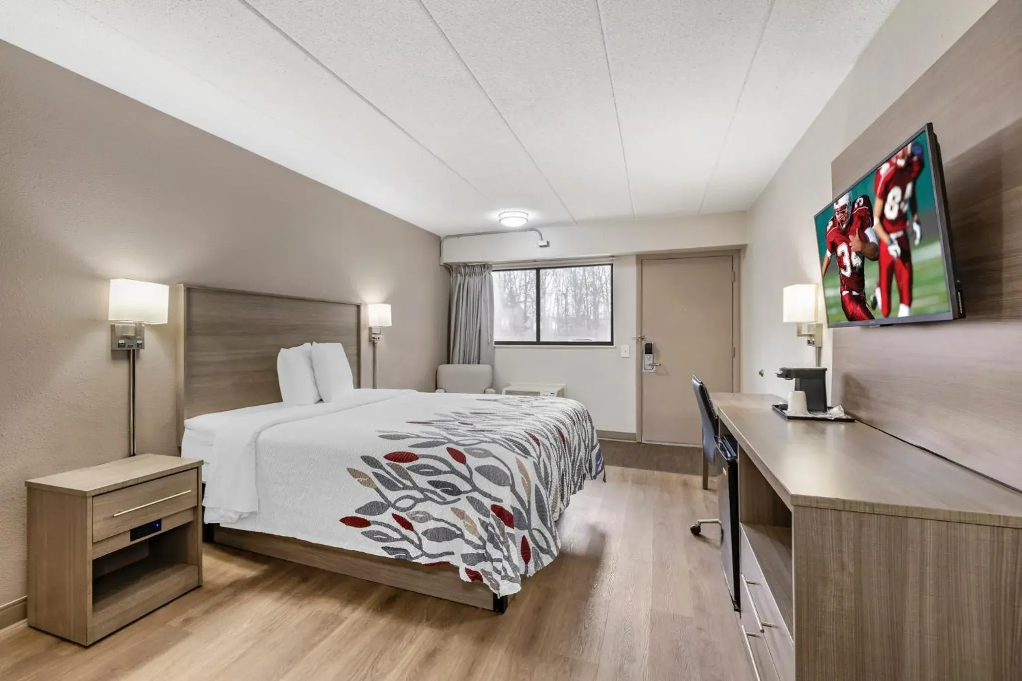 Superior Queen Room Disability Access Roll-In Shower Non-Smoking in Red Roof Inn Parsippany Superior Queen Room Disability Access Roll-In Shower Non-Smoking in Red Roof Inn Parsippany