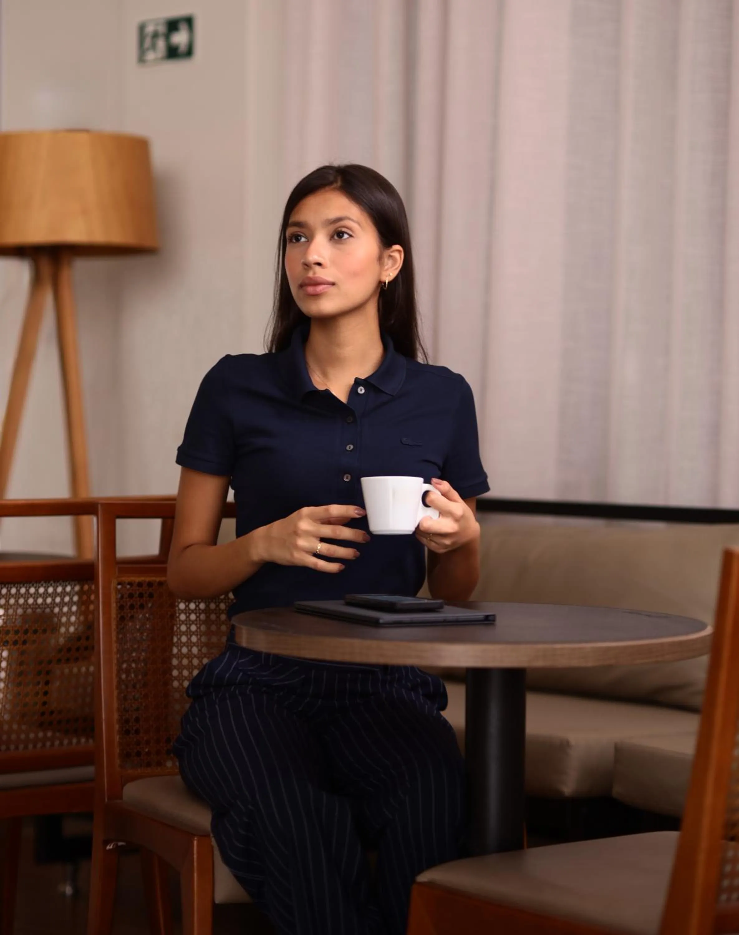 People in House Inn Hotel - Anashopping