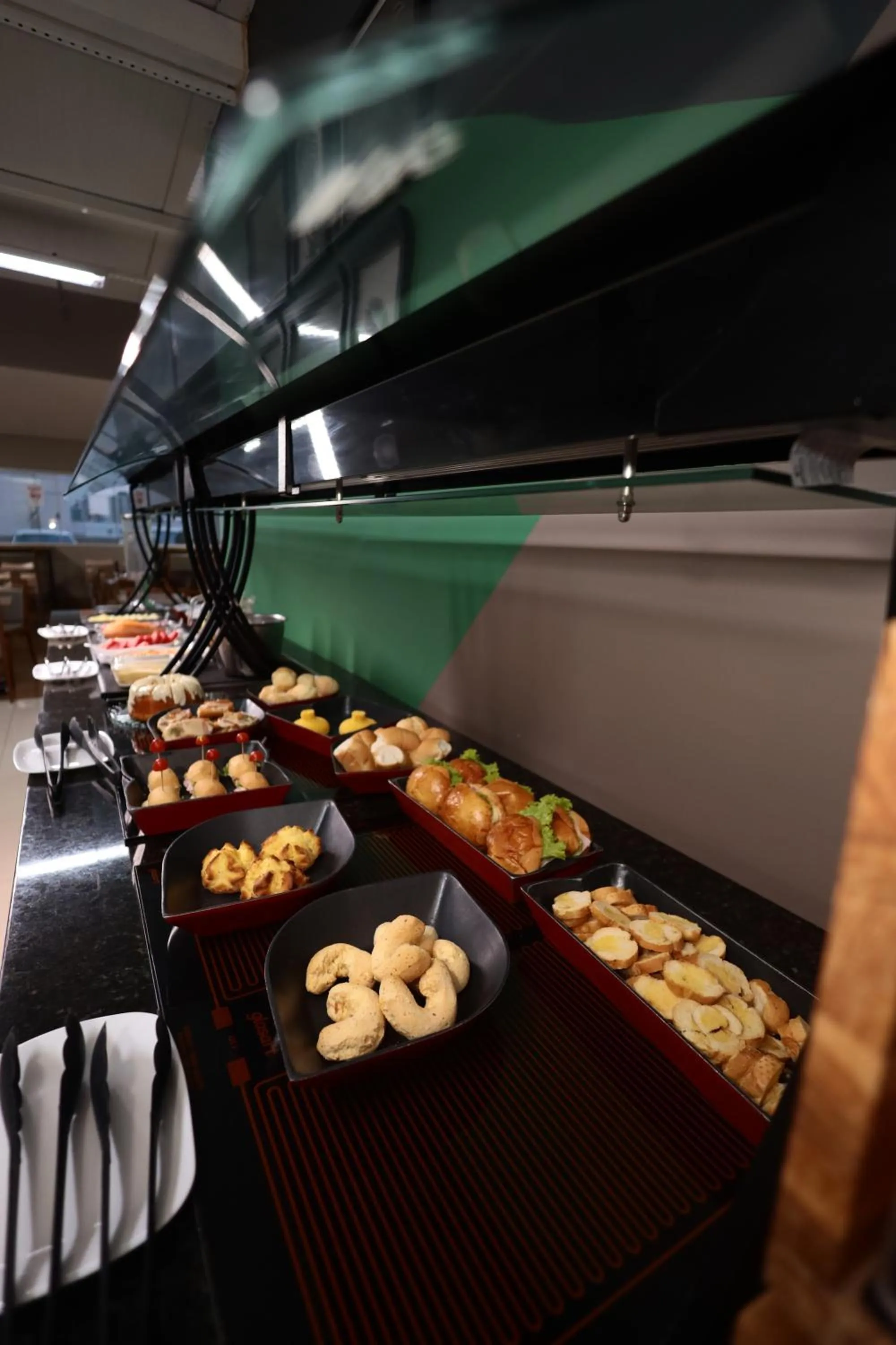 Food and drinks in House Inn Hotel - Anashopping