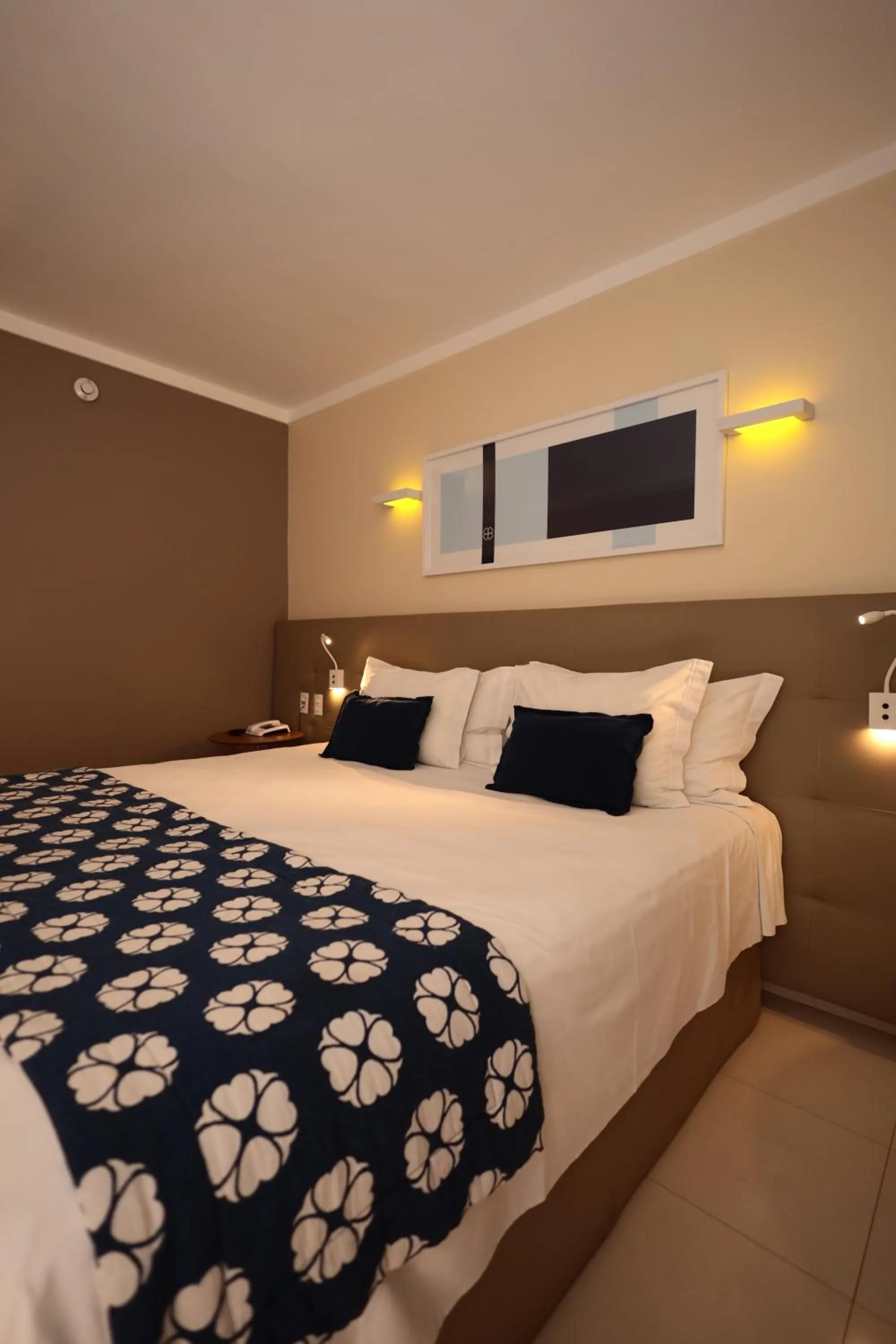 Bed in House Inn Hotel - Anashopping