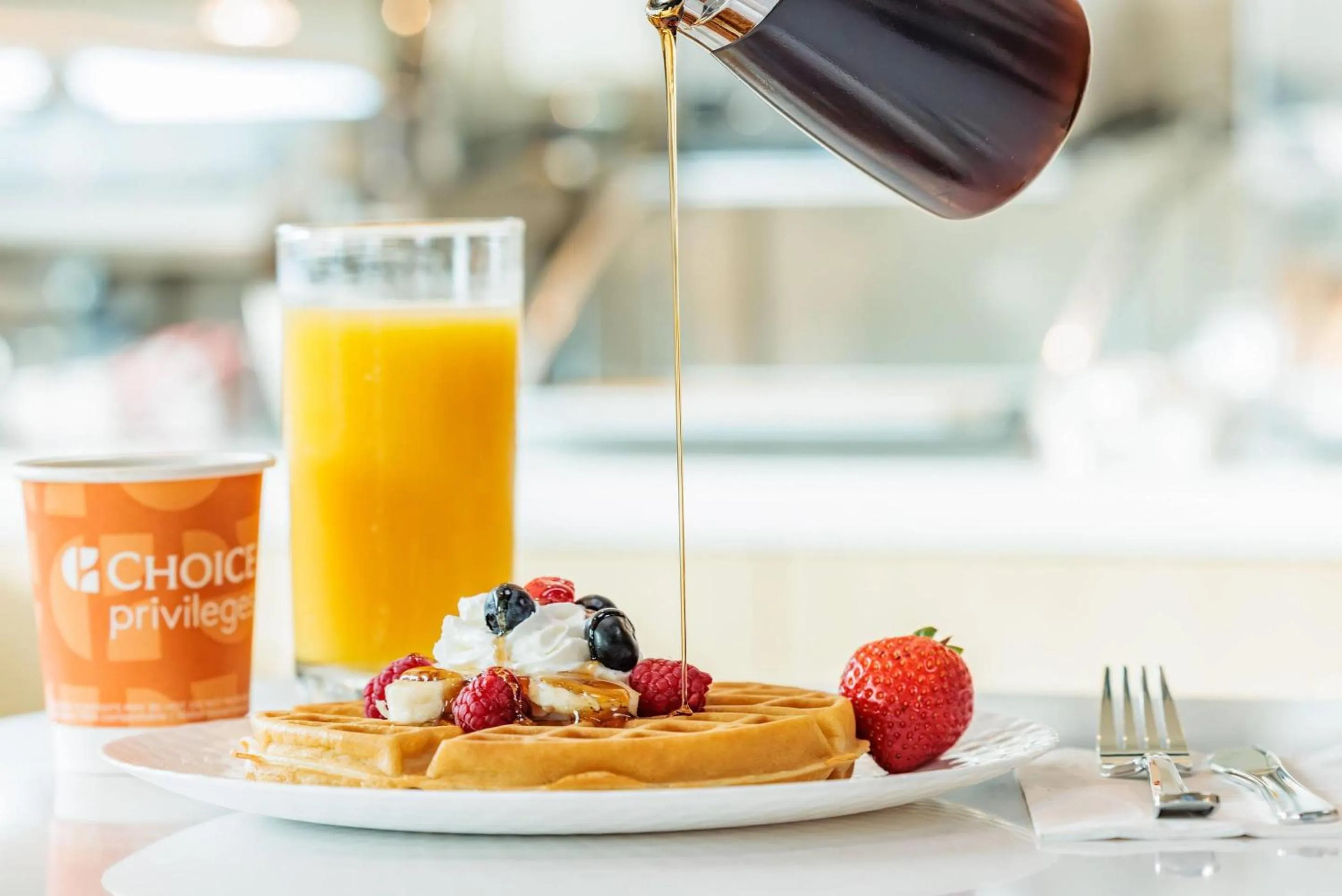 Breakfast in Comfort Inn & Suites Ventura Beach